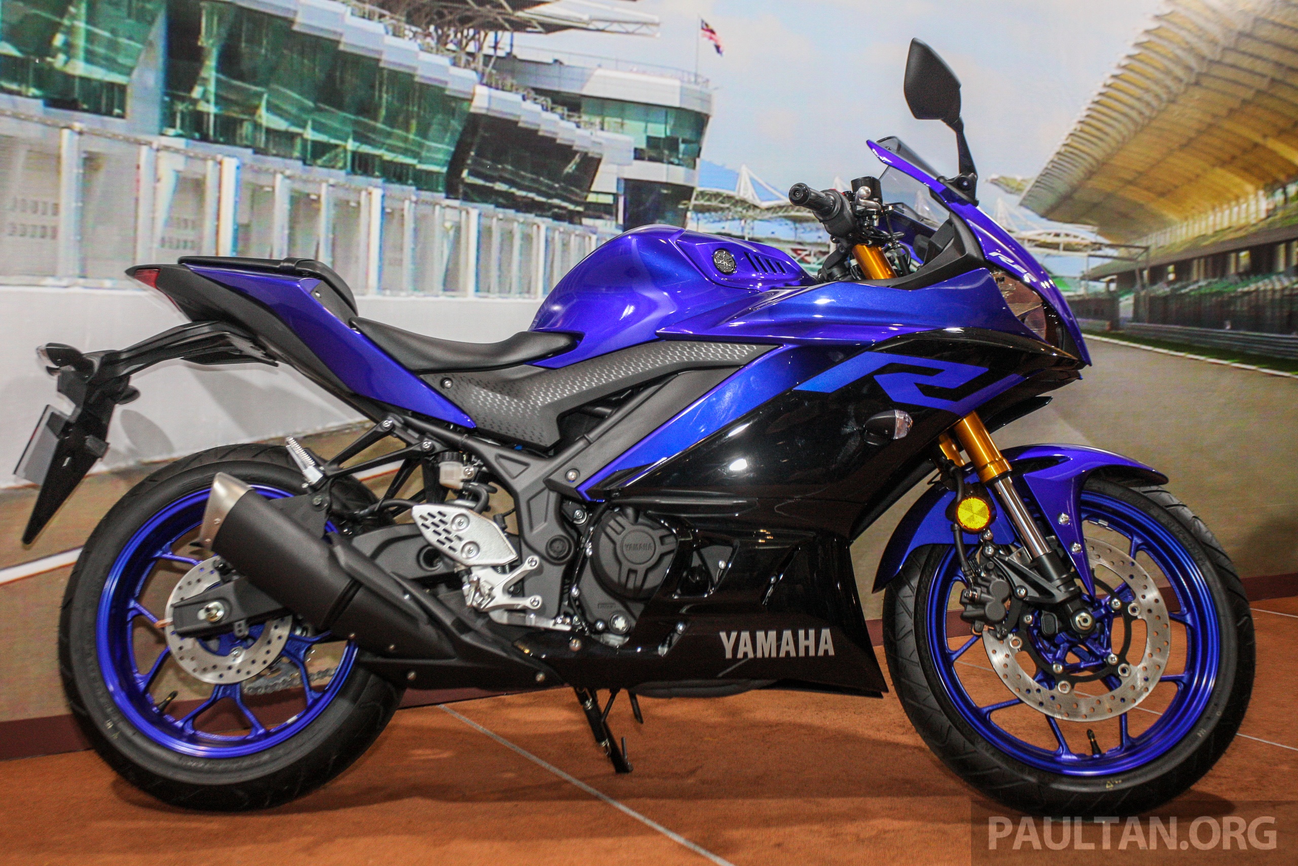 Yamaha YZF-R25 2019 ra mat tai Malaysia anh 8
