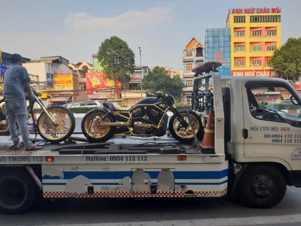 Bo doi moto ma vang hang doc tai Viet Nam anh 4