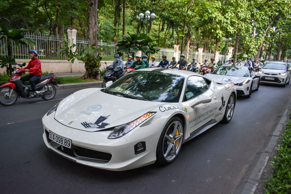 Tien nhieu,  ong Dang Le Nguyen Vu sam sieu xe gi? anh 9