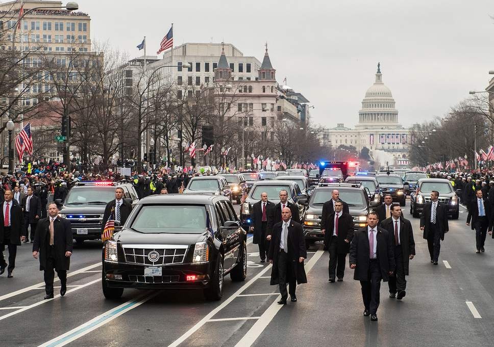 Doi hinh xe ho tong cua ong Trump van hanh nhu the nao? hinh anh