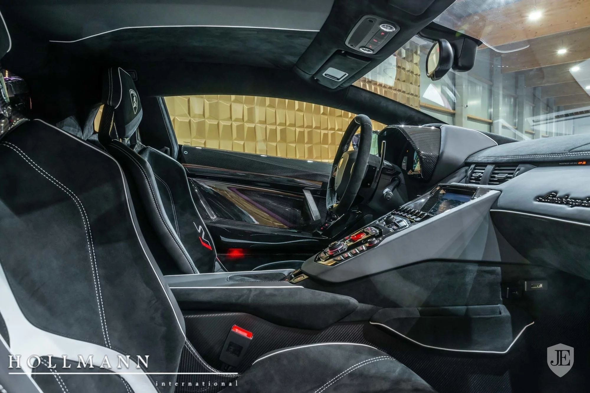 Lamborghini Aventador SVJ co gia nua trieu USD anh 6