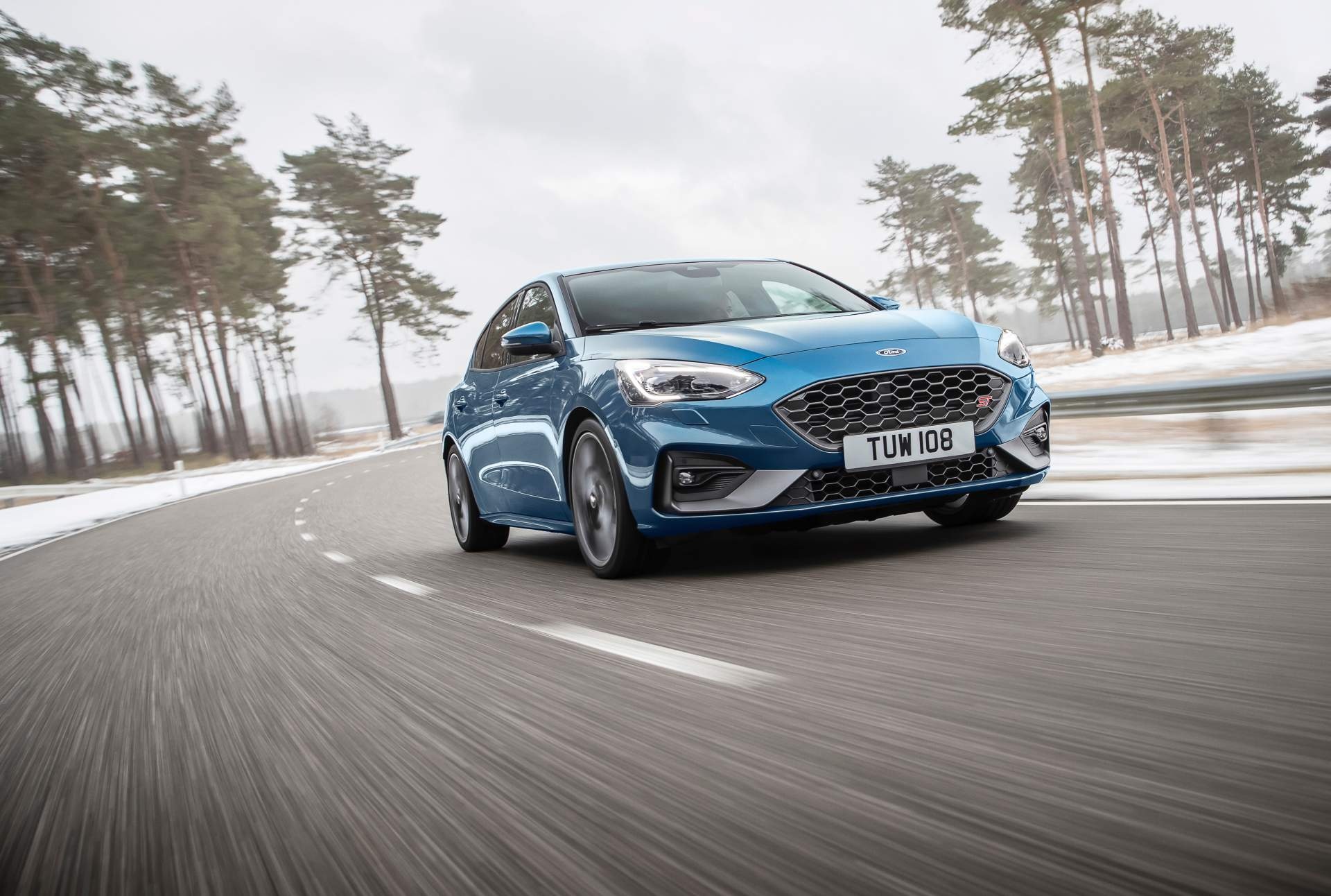 Ford Focus ST 2019 - 'quai vat' 5 cua lo dien hinh anh