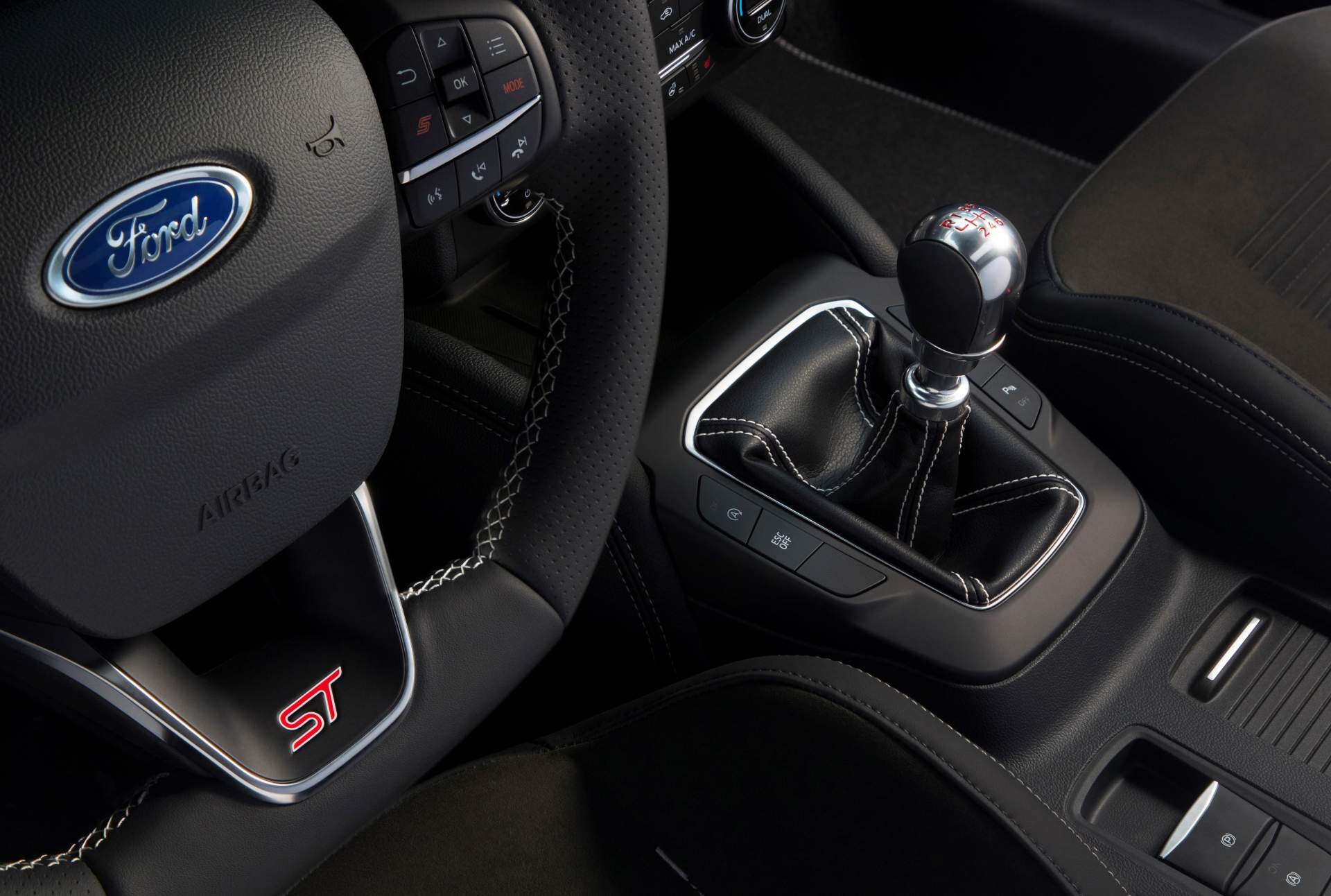 Ford Focus ST 2019 ra mat,  manh xap xi Mustang anh 6