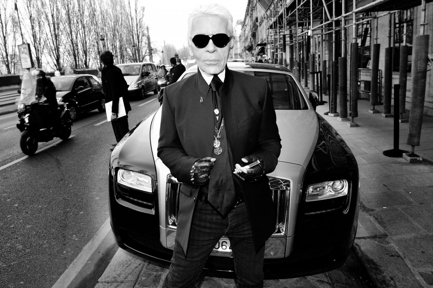 'Huyen thoai Chanel' Karl Lagerfeld va moi duyen voi nhung chiec xe hinh anh