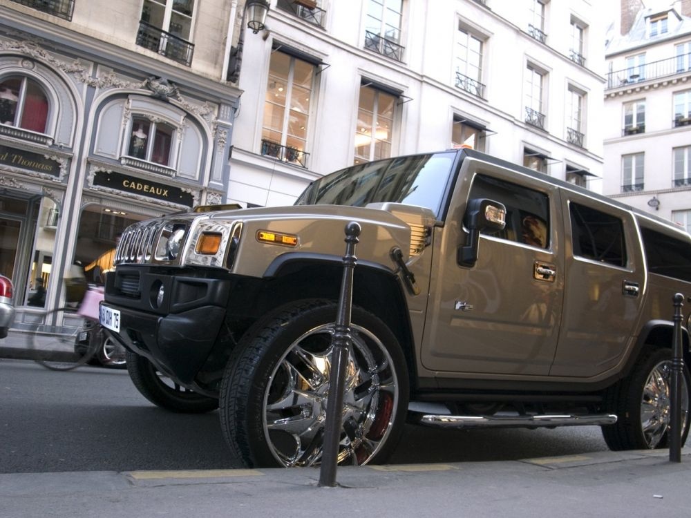 Karl Lagerfeld tu thiet ke xe anh 5