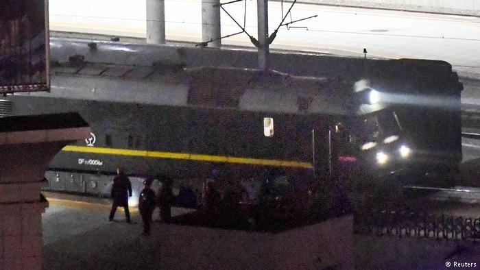 Bi mat ben trong doan tau boc thep cua Kim Jong Un anh 2