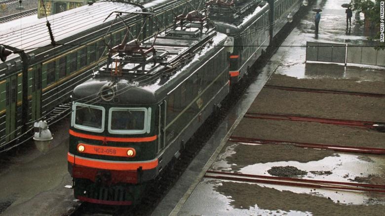 Bi mat ben trong doan tau boc thep cua Kim Jong Un anh 4