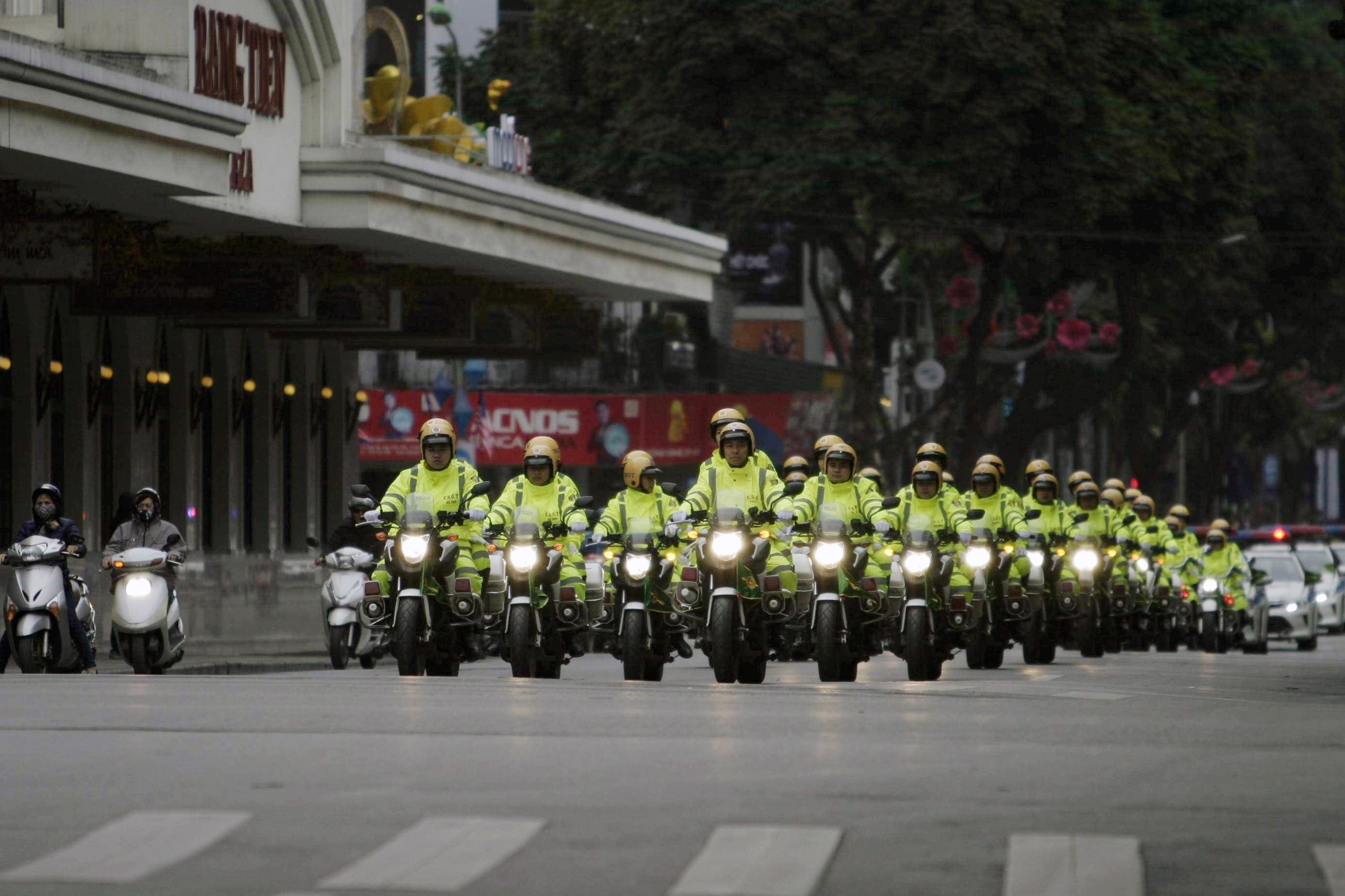 Doan xe Viet Nam phuc vu Hoi nghi My - Trieu anh 1