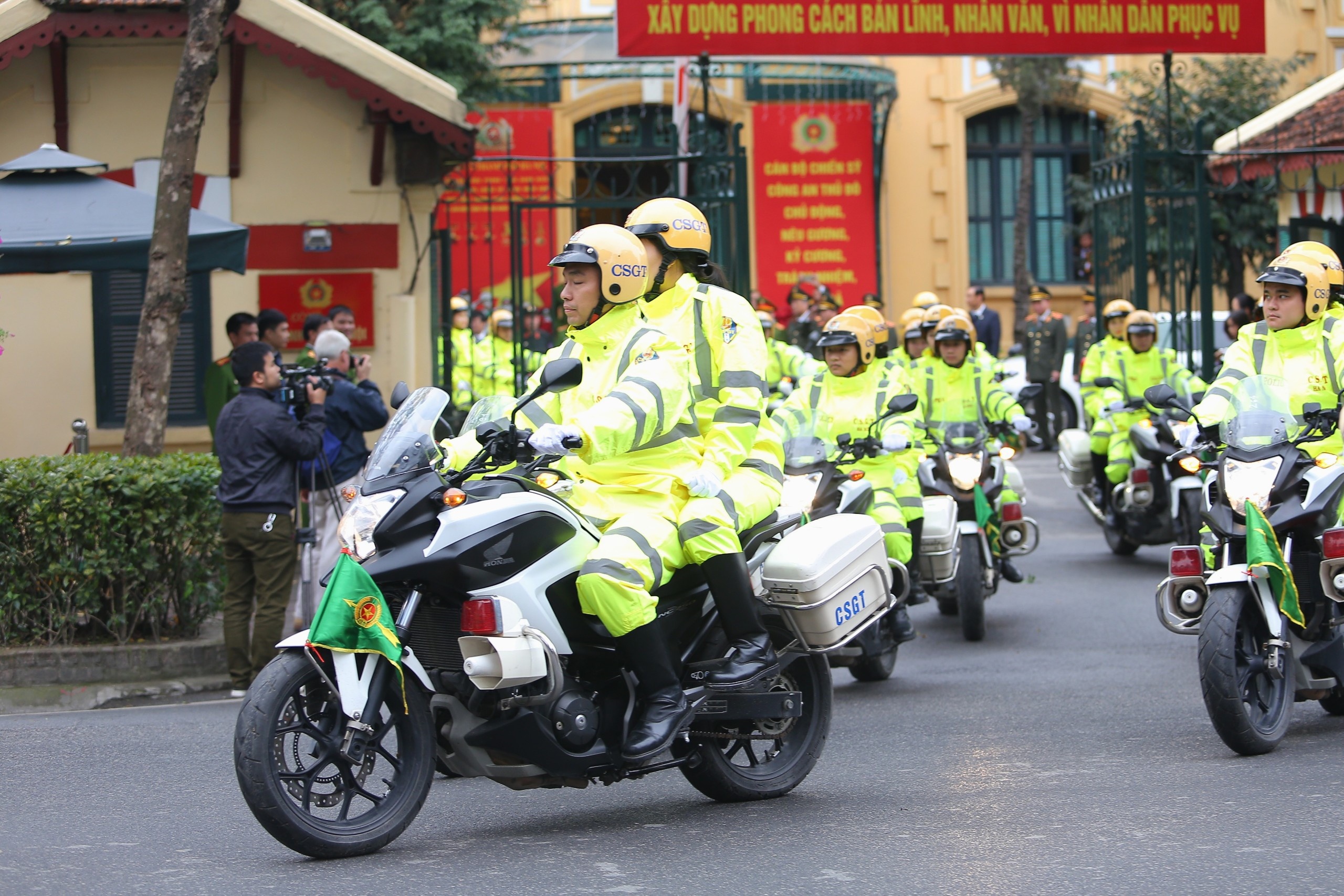 Doan xe Viet Nam phuc vu Hoi nghi My - Trieu anh 15