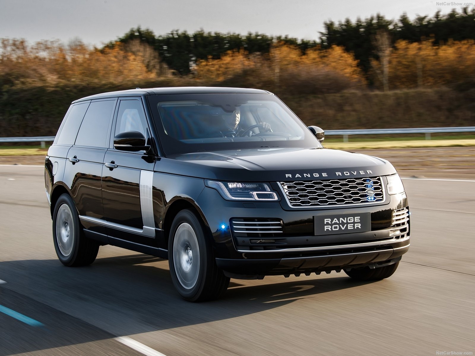 SUV chong dan Range Rover Sentinel 2019, 'vu khi' cua dai gia hinh anh