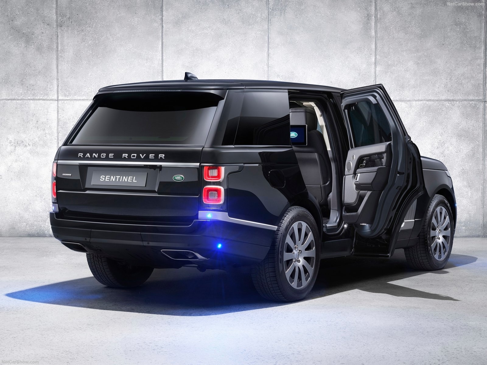 Range Rover Sentinel 2019 chong dan ra mat anh 10