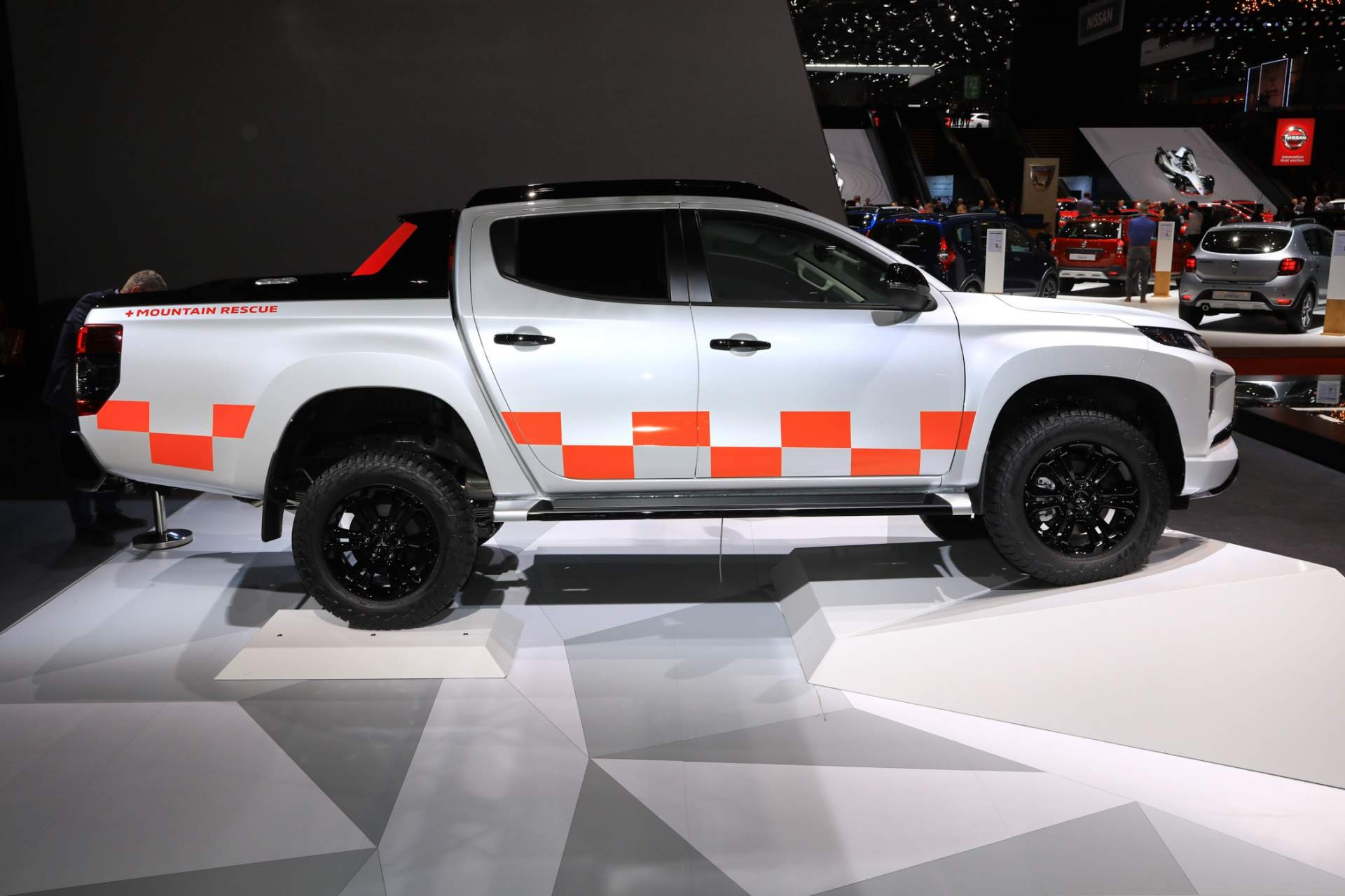 Mitsubishi Triton 2019 ra mắt tại châu Âu ảnh 4 Mitsubishi Triton 2019 ra mat tai chau Au anh 4