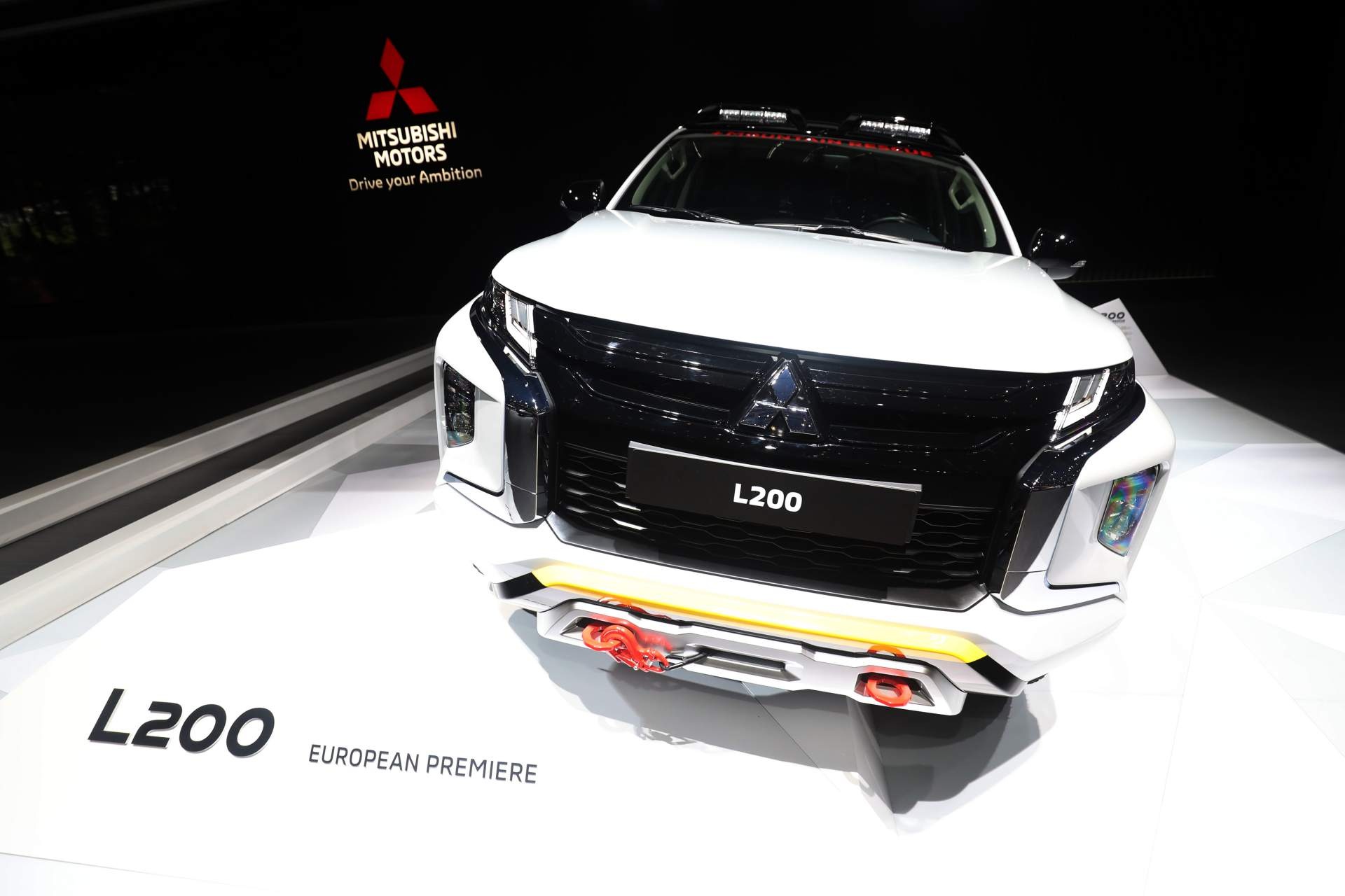 Mitsubishi Triton 2019 ra mắt tại châu Âu ảnh 8 Mitsubishi Triton 2019 ra mat tai chau Au anh 8