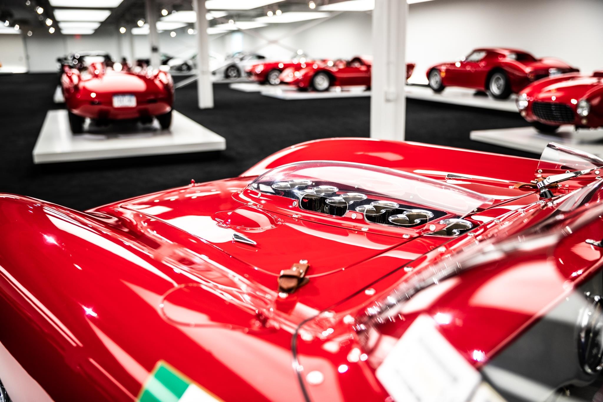 Thu choi sieu xe theo mau cua cac dai gia hinh anh