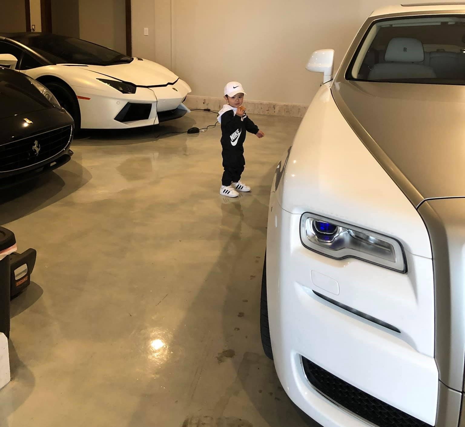 Lo dien dan xe trieu USD cua ca si Dan Truong anh 4