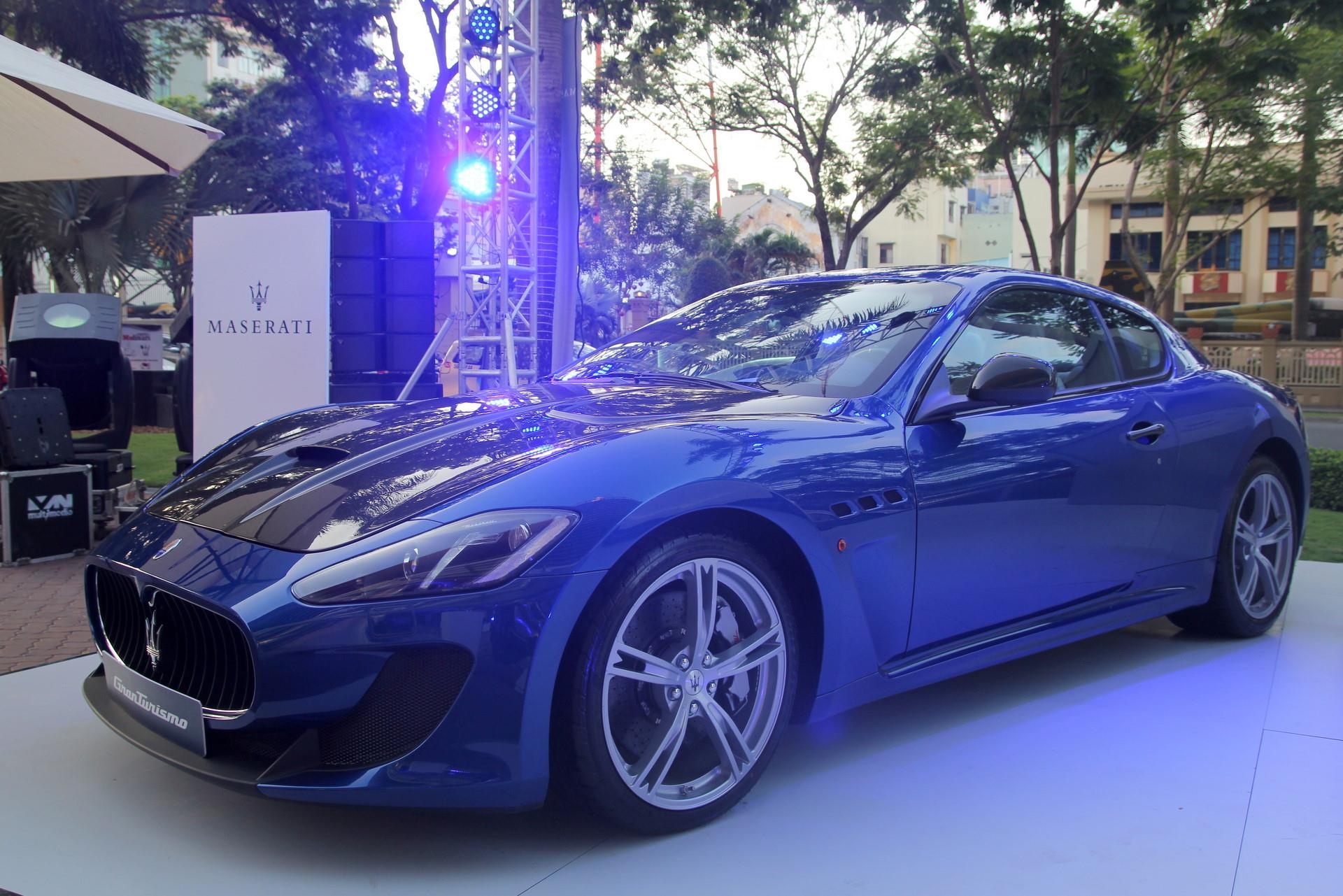 Doi thu cua Aston Martin DB11 anh 7