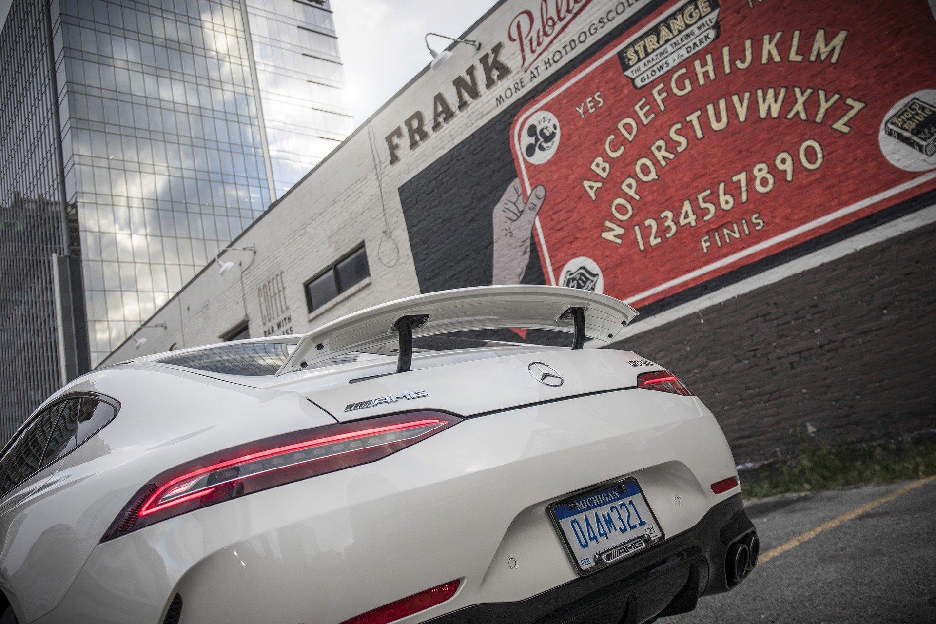 Mercedes-AMG GT 4 cua ra mat ban hang nhe anh 6