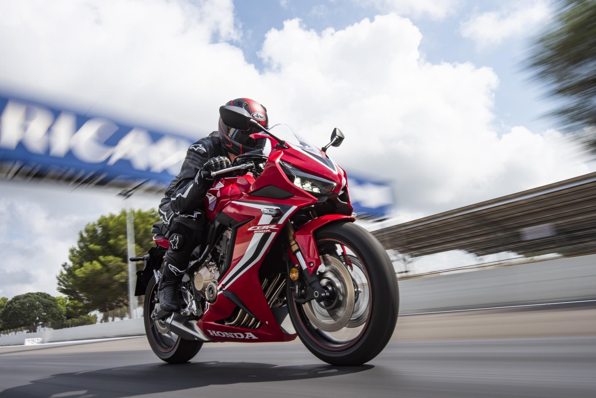 Honda CBR650R duoc nang cap nhung gi? anh 2