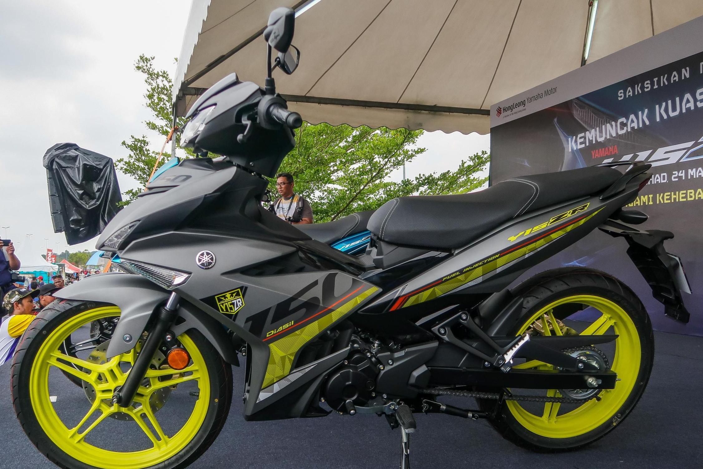Yamaha Exciter 2019 ra mat tai Malaysia, cham hon ca nam so voi VN hinh anh