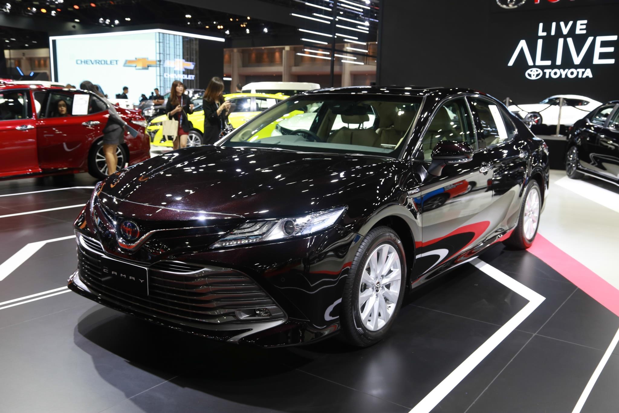 Chi tiet Toyota Camry 2019 sap ra mat tai VN hinh anh