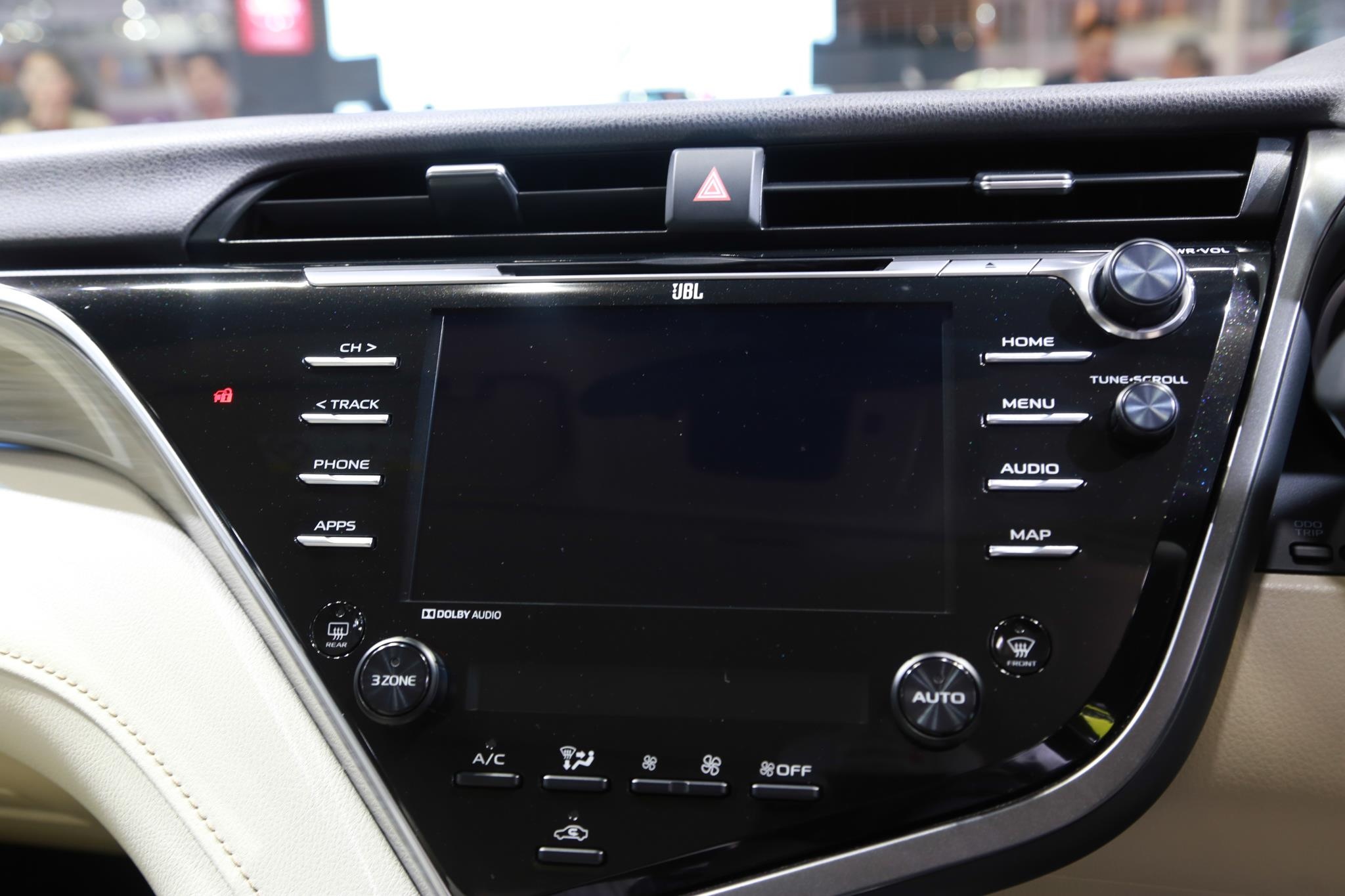 Toyota Camry 2019 ha canh Thai Lan anh 8