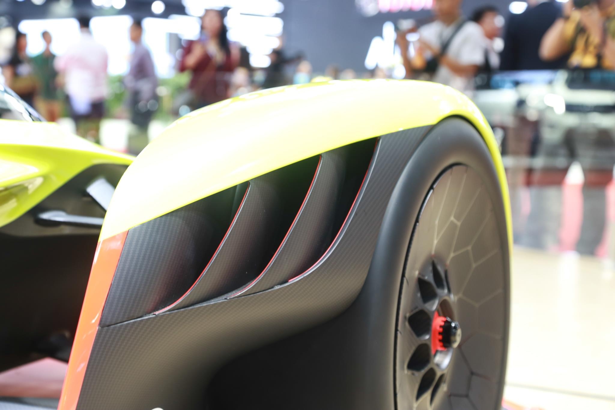 Aston Martin Valkyrie AMR Pro ra mắt ảnh 5 Aston Martin Valkyrie AMR Pro ra mat anh 5