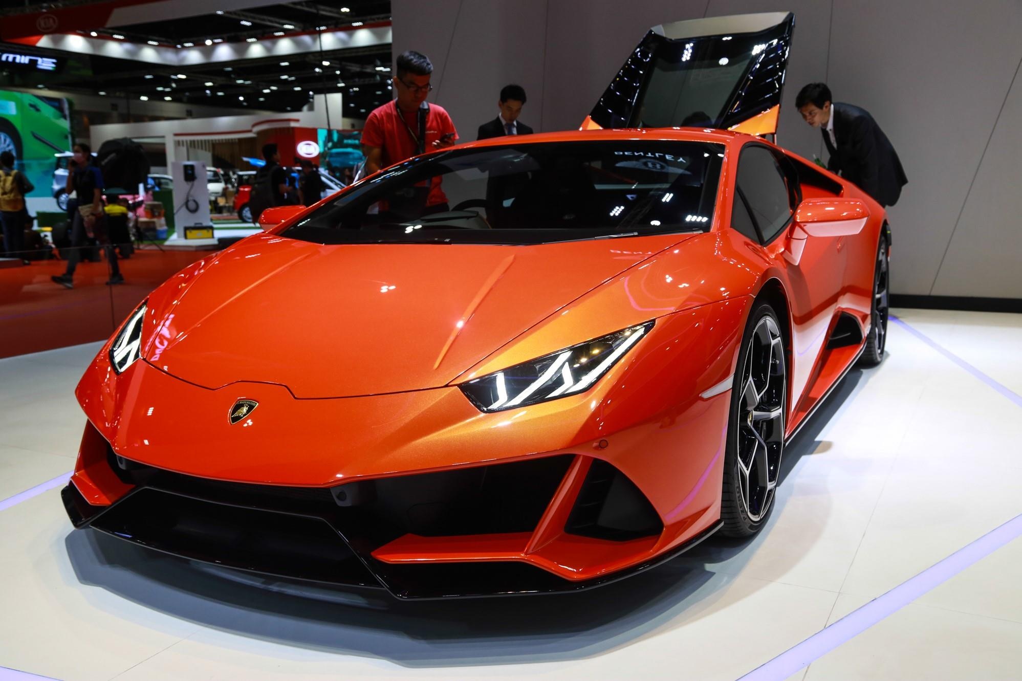 Chiem nguong 'sieu bo' Lamborghini Huracan EVO gia 774.000 USD hinh anh