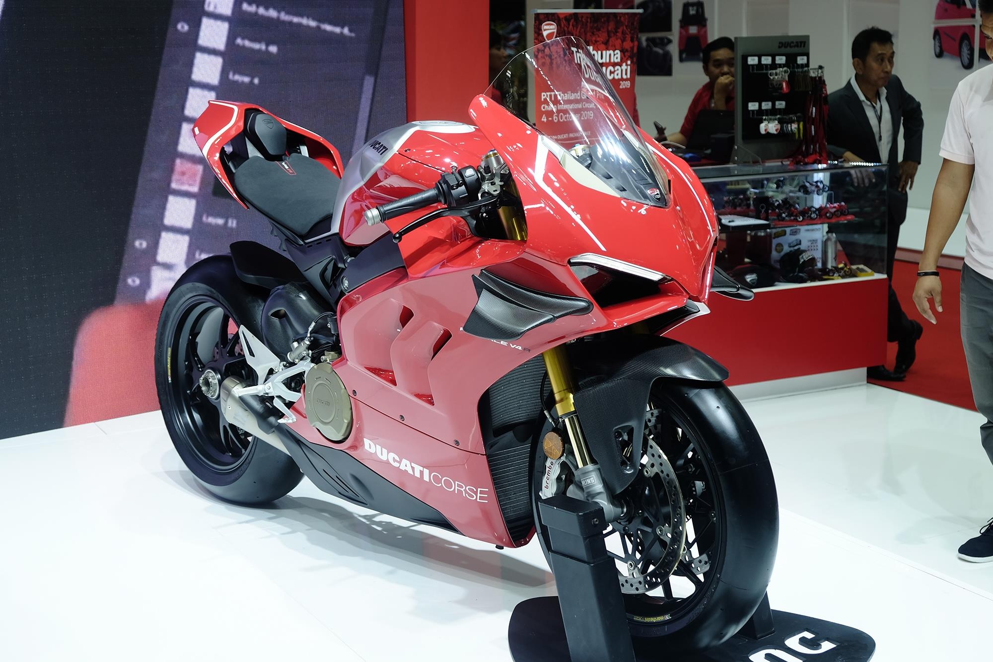 Ducati Panigale V4 R ra mat anh 1
