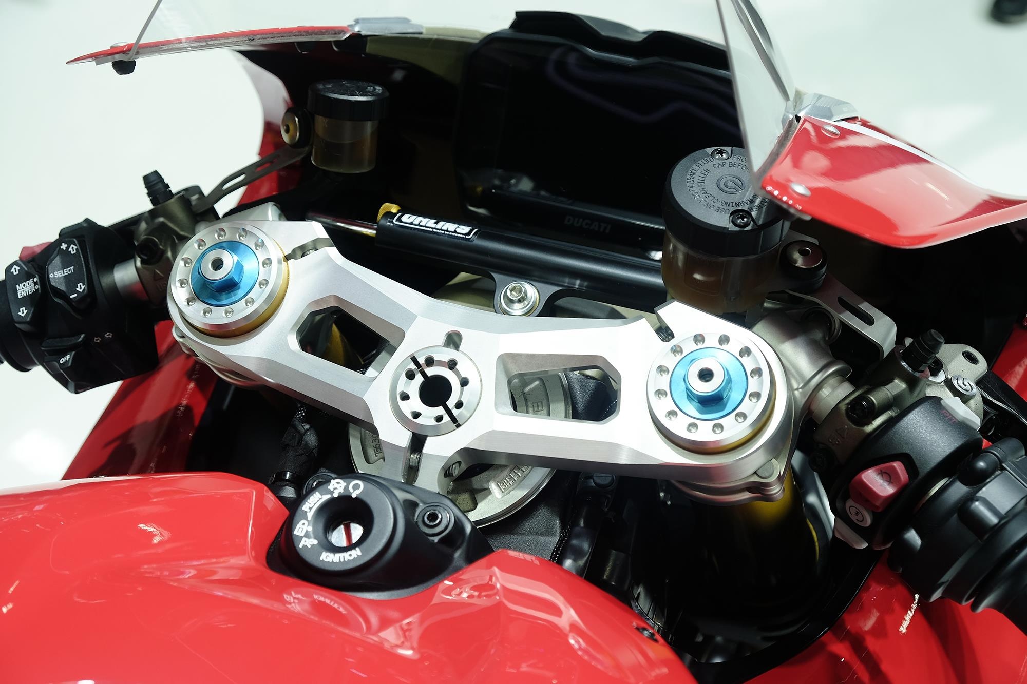 Ducati Panigale V4 R ra mat anh 6