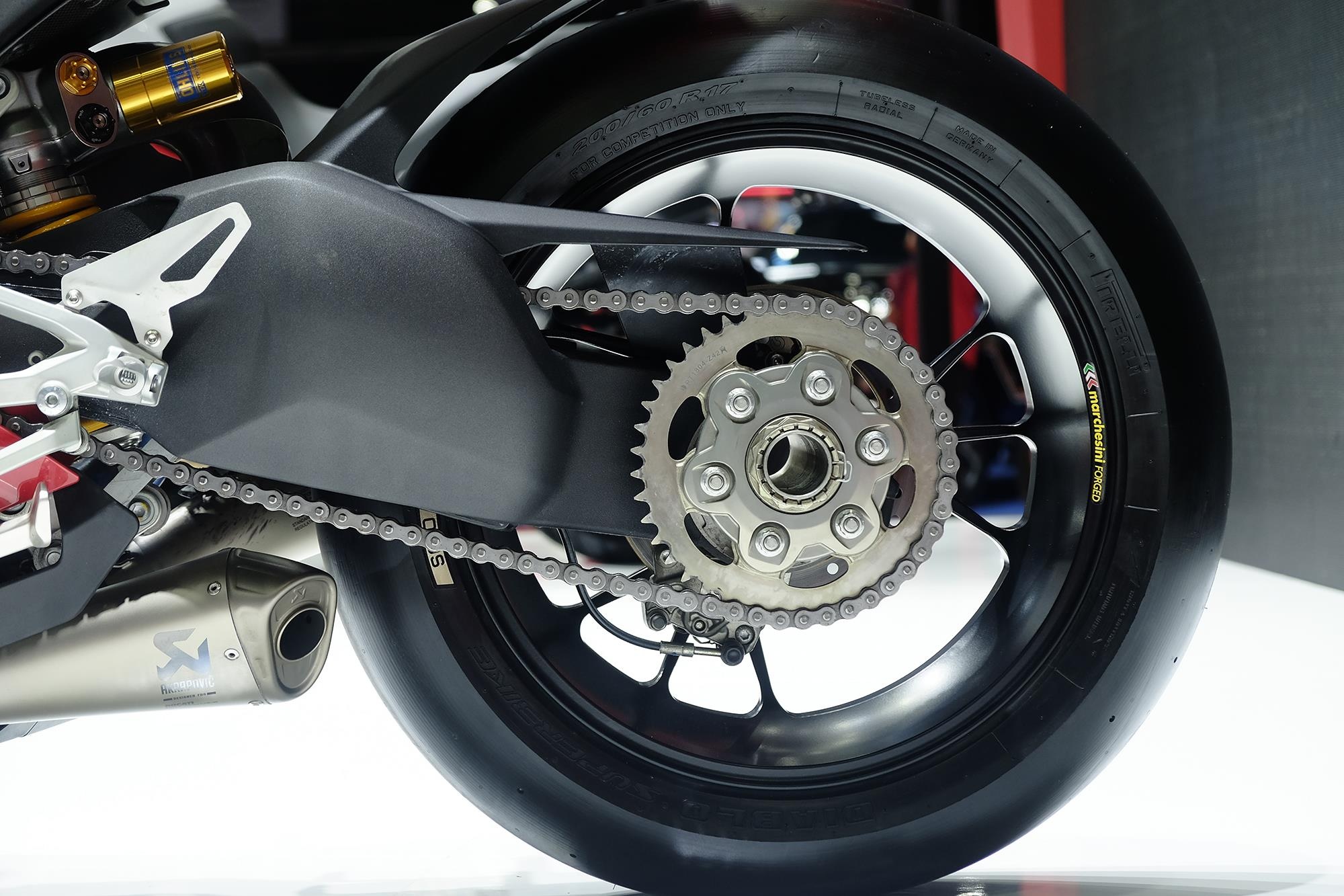 Ducati Panigale V4 R ra mat anh 8