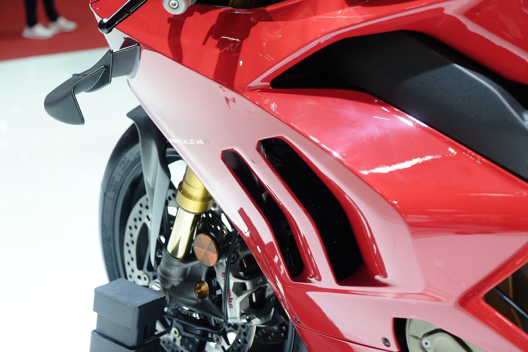 Ducati Panigale V4 R ra mat anh 4