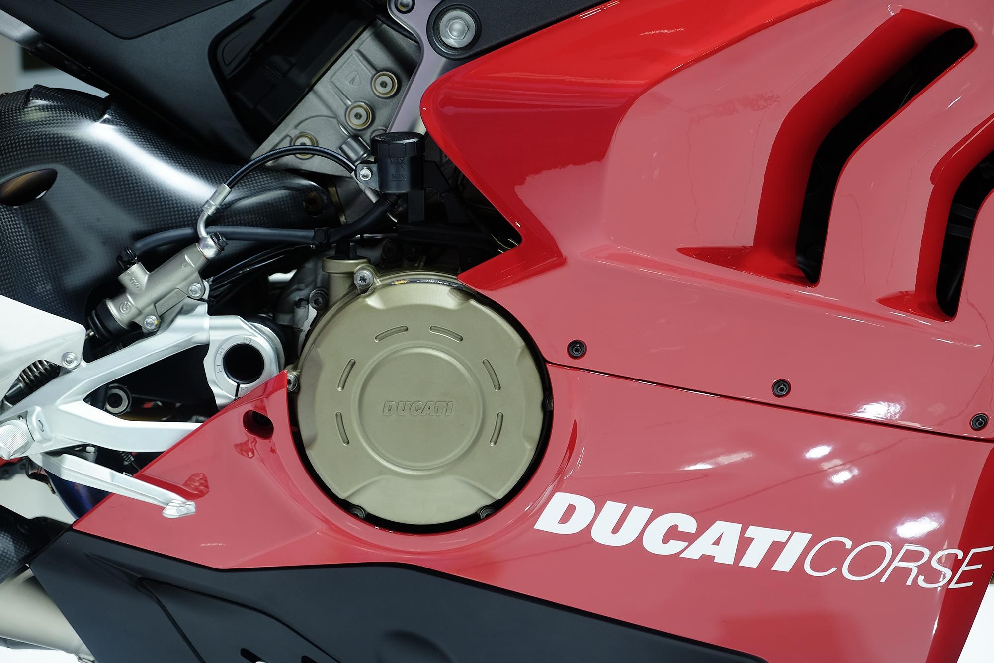 Ducati Panigale V4 R ra mat anh 7