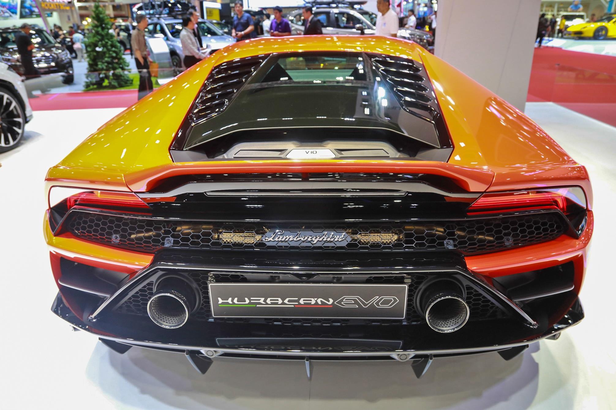 Lamborghini Huracan EVO ra mắt ảnh 4 Lamborghini Huracan EVO ra mat anh 4