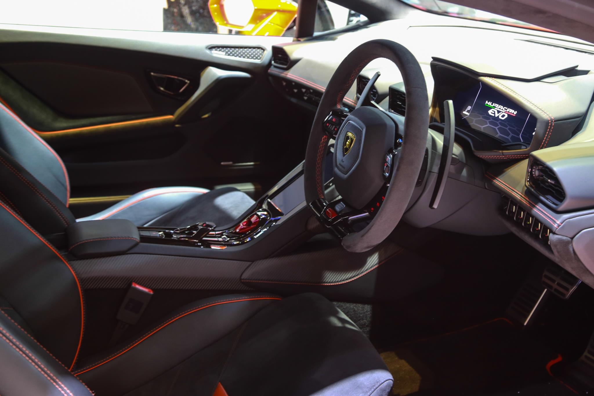 Lamborghini Huracan EVO ra mắt ảnh 6 Lamborghini Huracan EVO ra mat anh 6