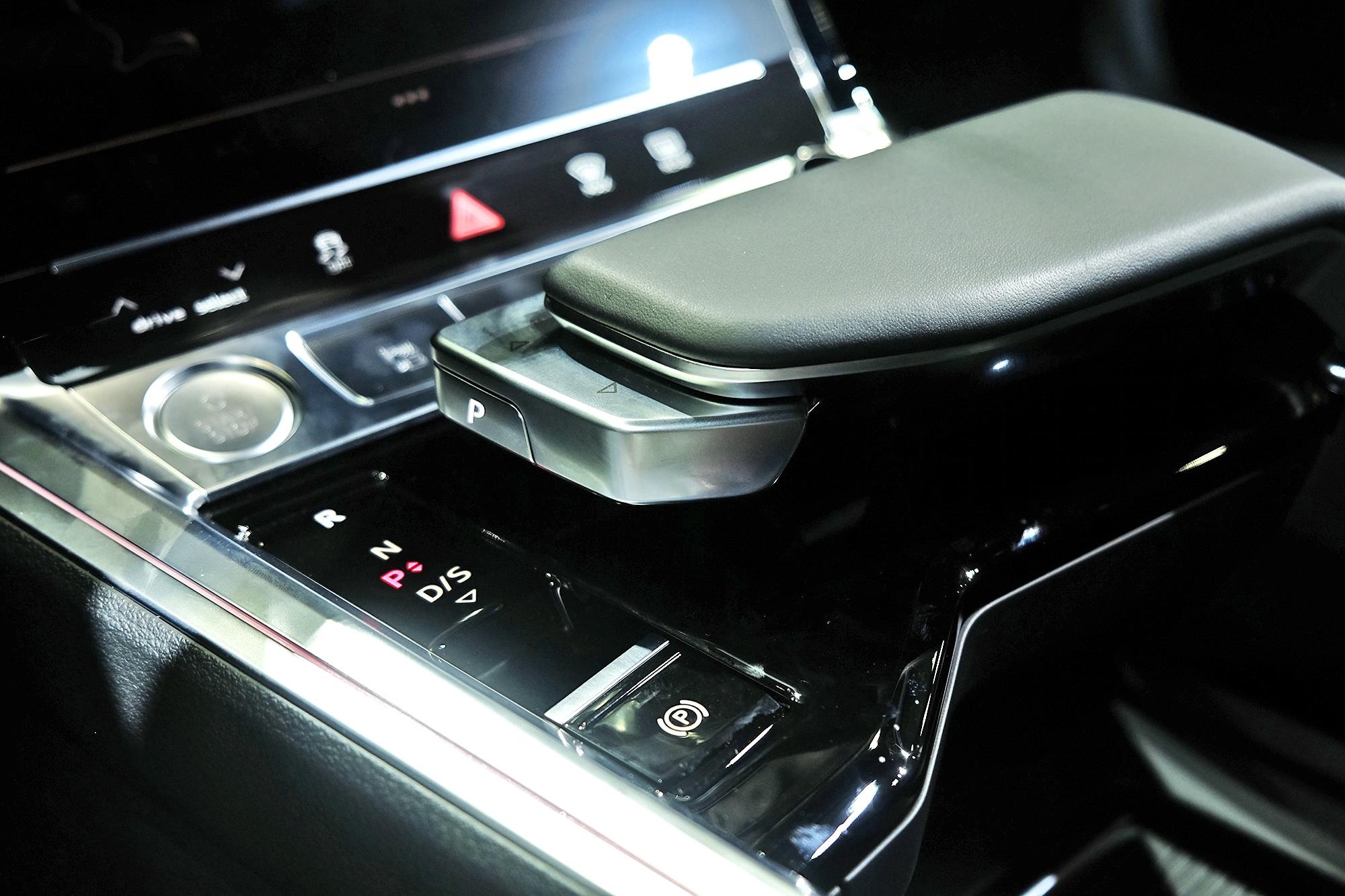 Audi e-tron ra mat Thai Lan anh 7