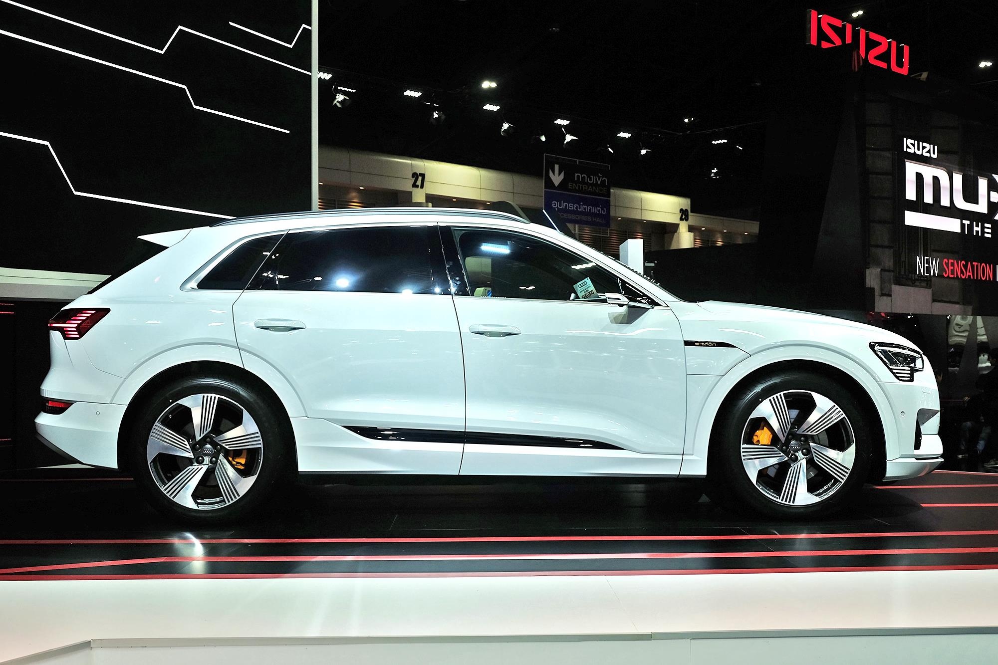 Audi e-tron ra mat Thai Lan anh 3