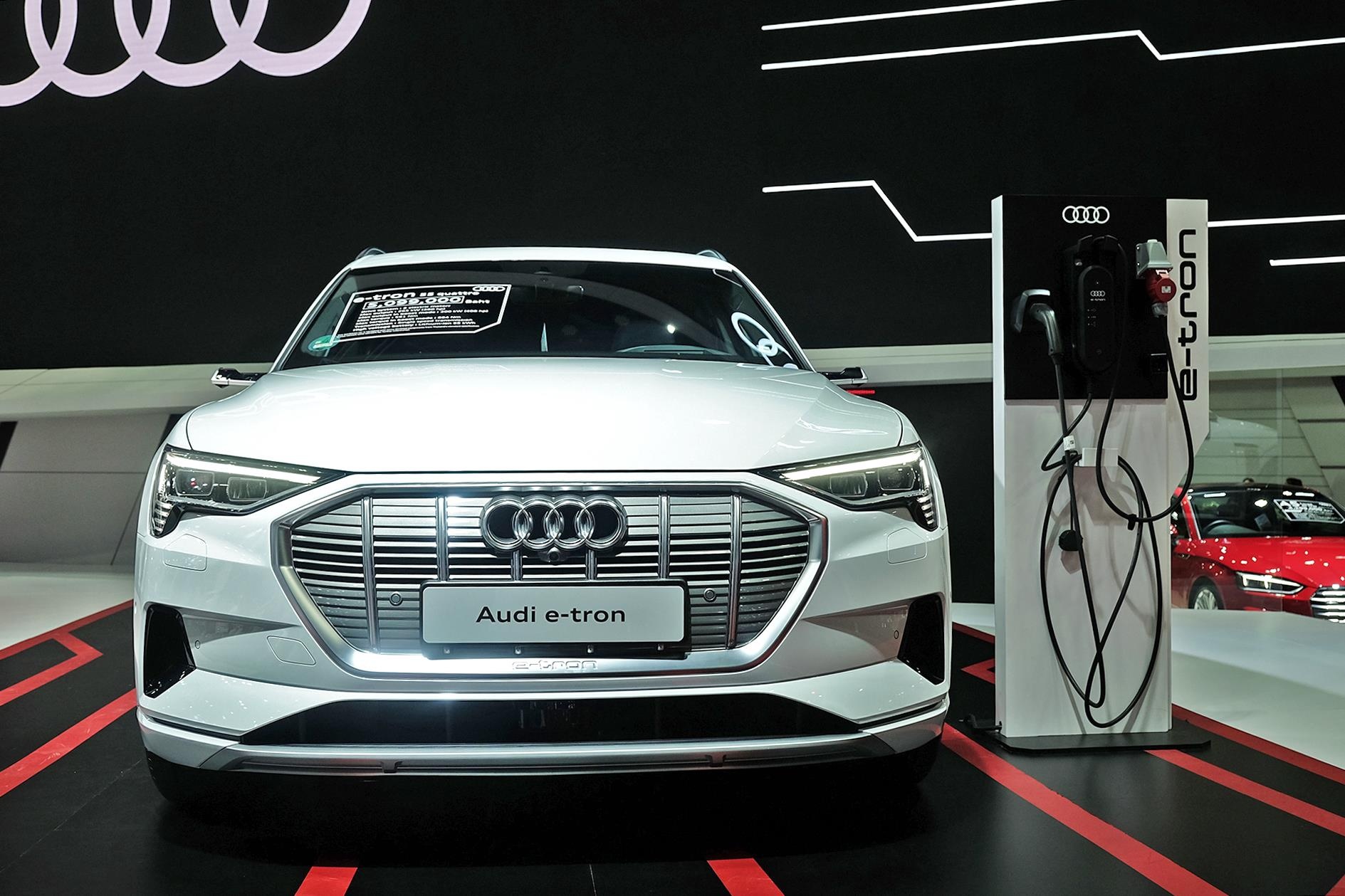 Audi e-tron ra mat Thai Lan anh 5