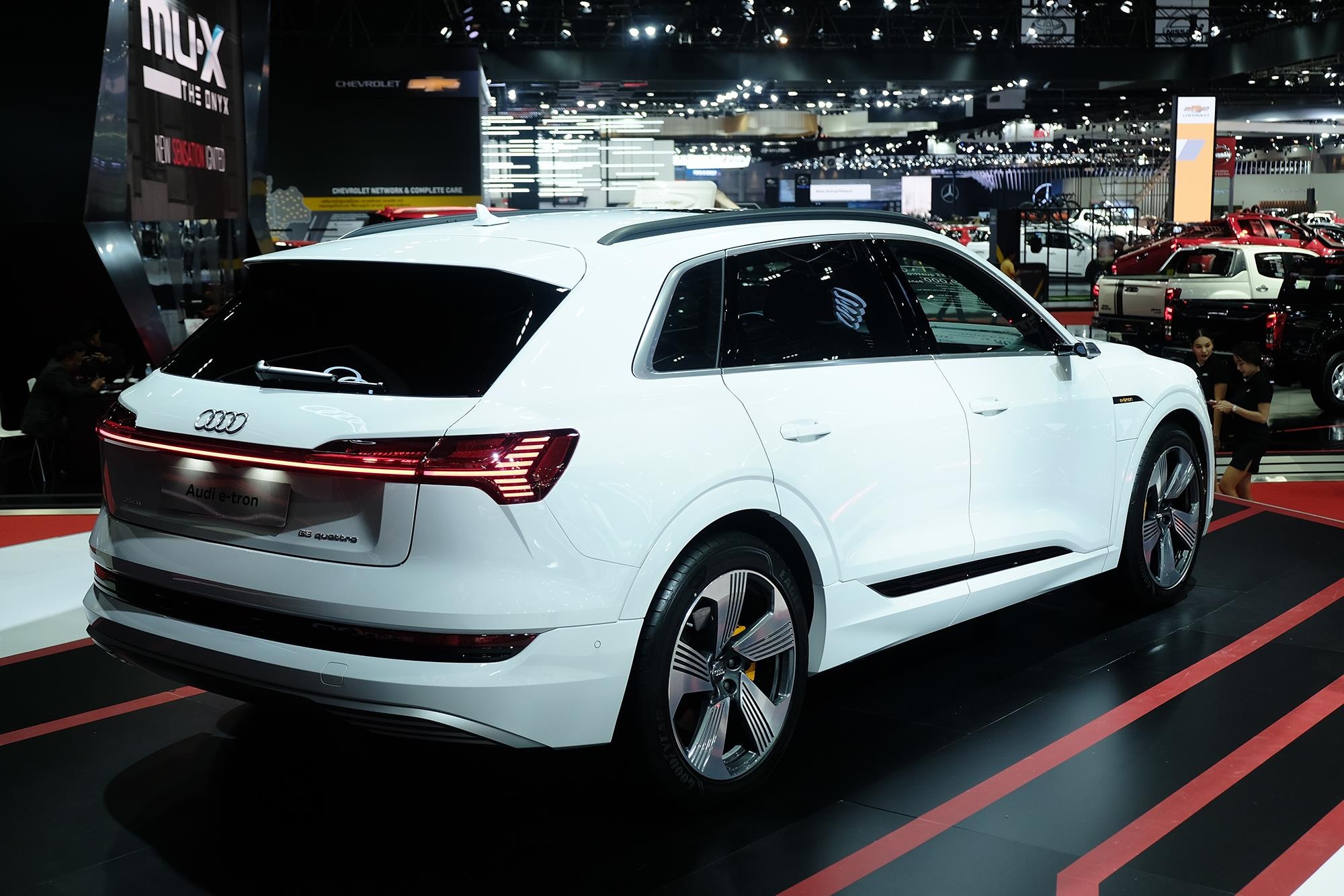 Audi e-tron ra mat Thai Lan anh 4