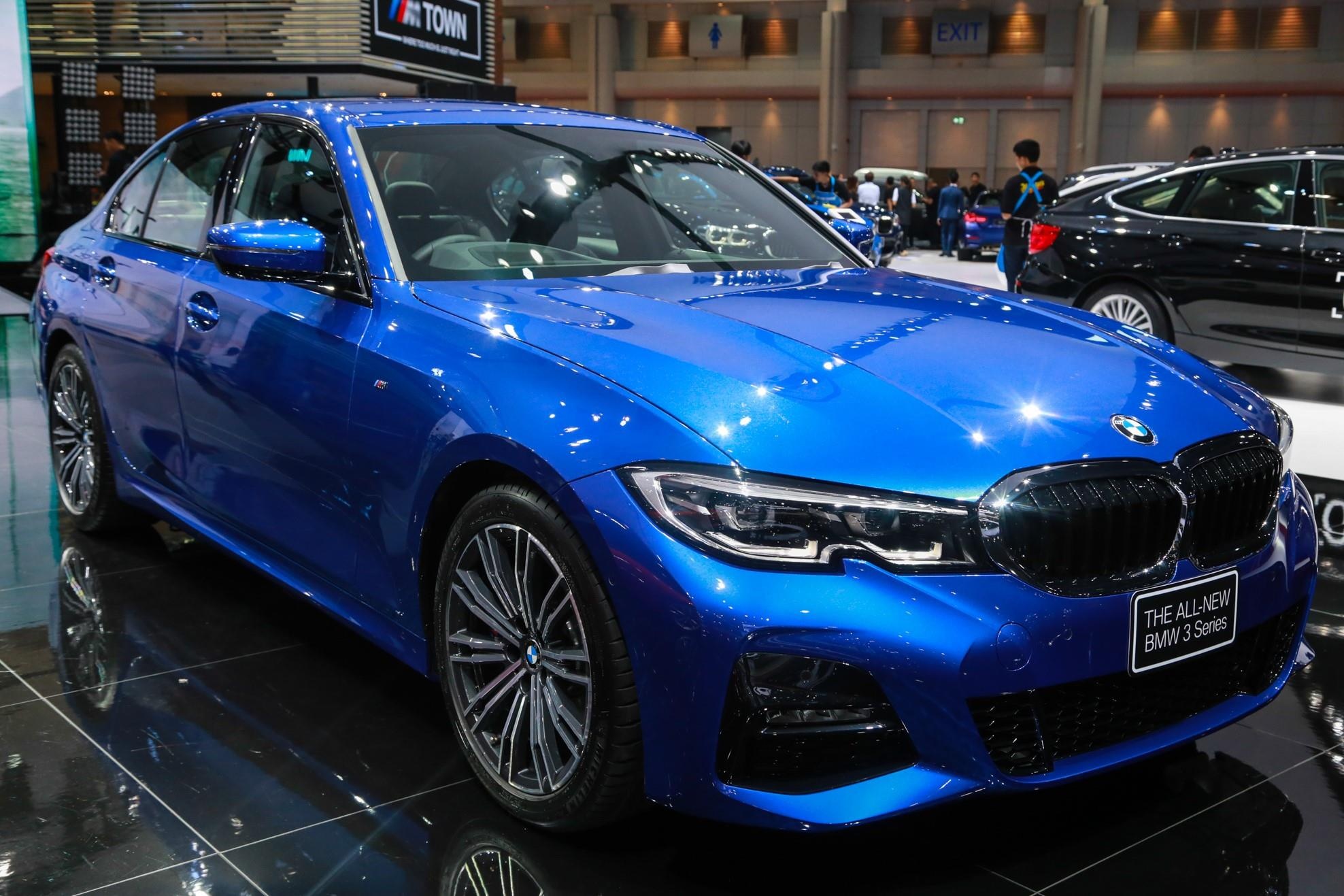 Chi tiet BMW 3-Series 2019 cho ngay ve VN, doi thu Mercedes C-Class hinh anh