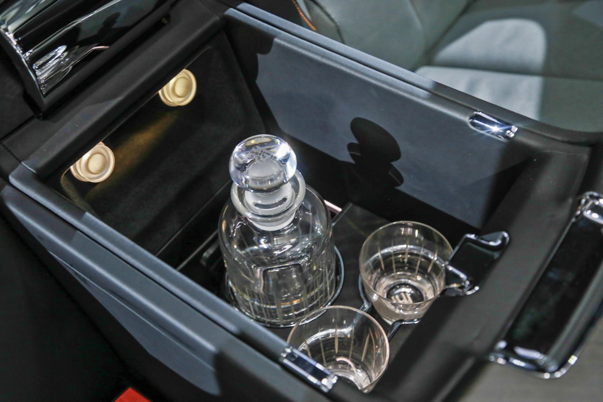 Rolls-Royce Cullinan ra mắt ảnh 12 Rolls-Royce Cullinan ra mat anh 12