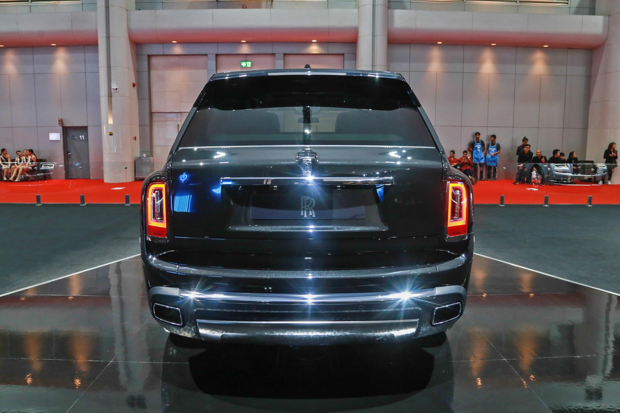 Rolls-Royce Cullinan ra mắt ảnh 6 Rolls-Royce Cullinan ra mat anh 6