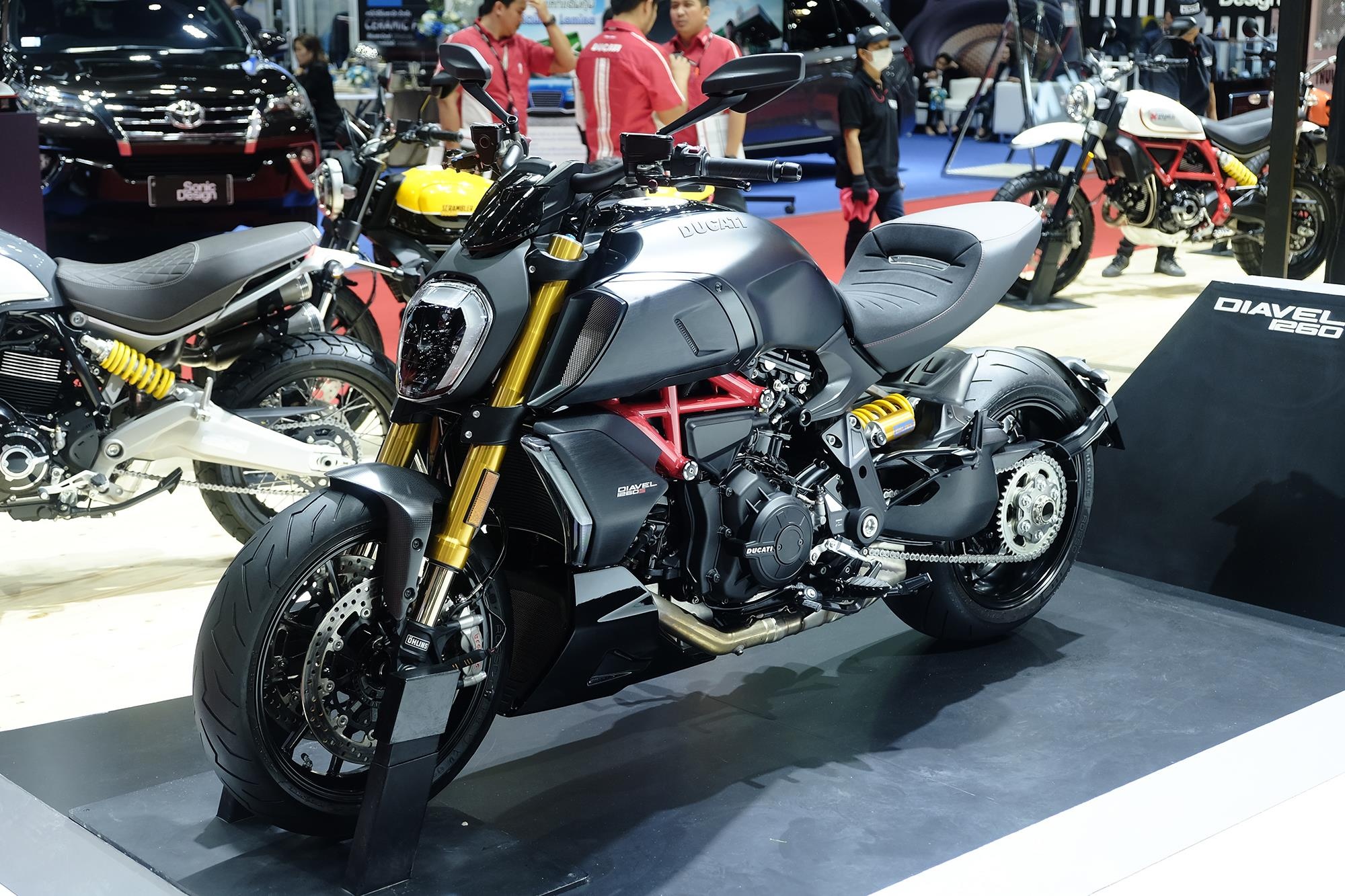 Ducati Diavel 1260 ra mat anh 1