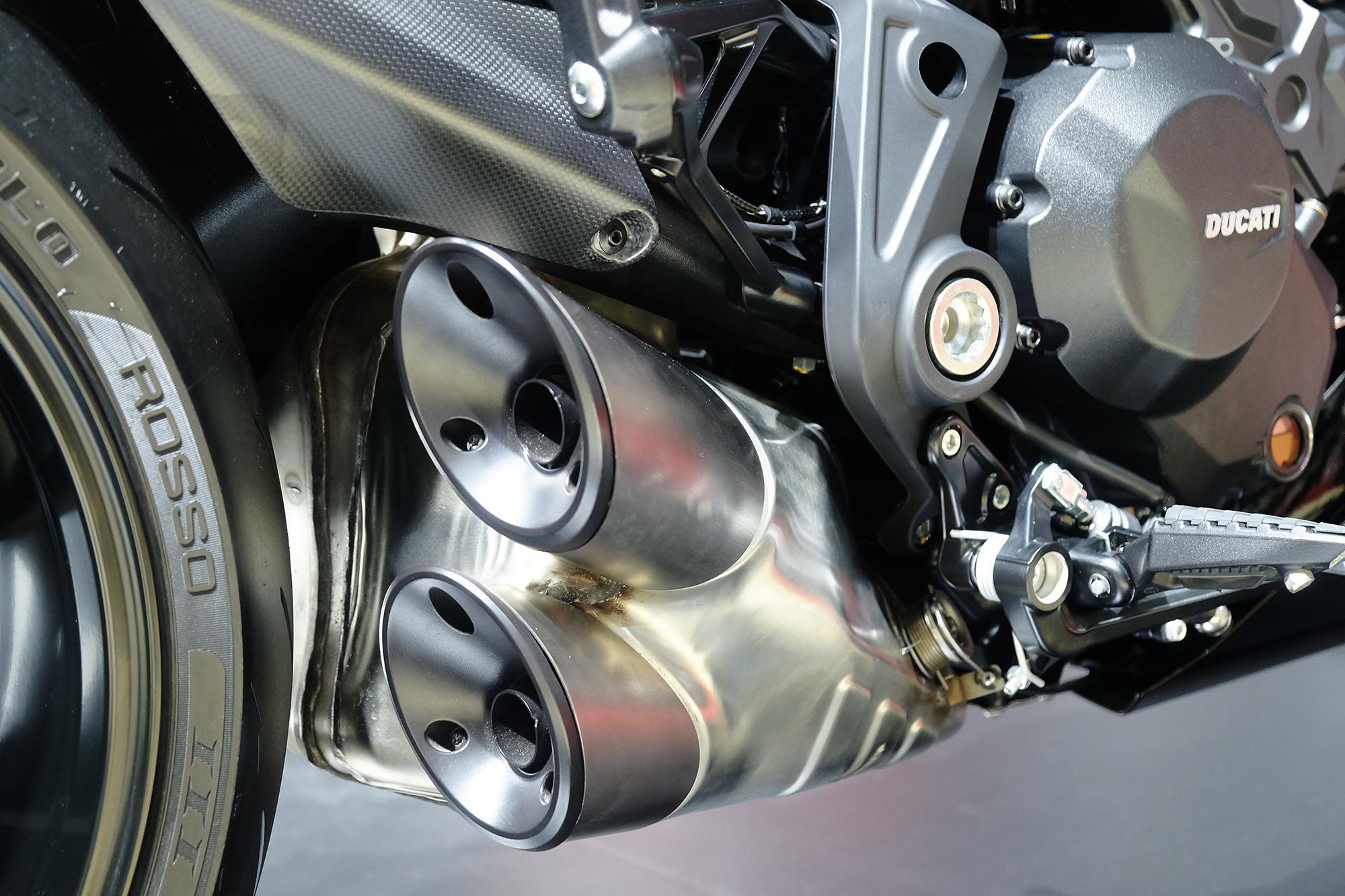 Ducati Diavel 1260 ra mat anh 5