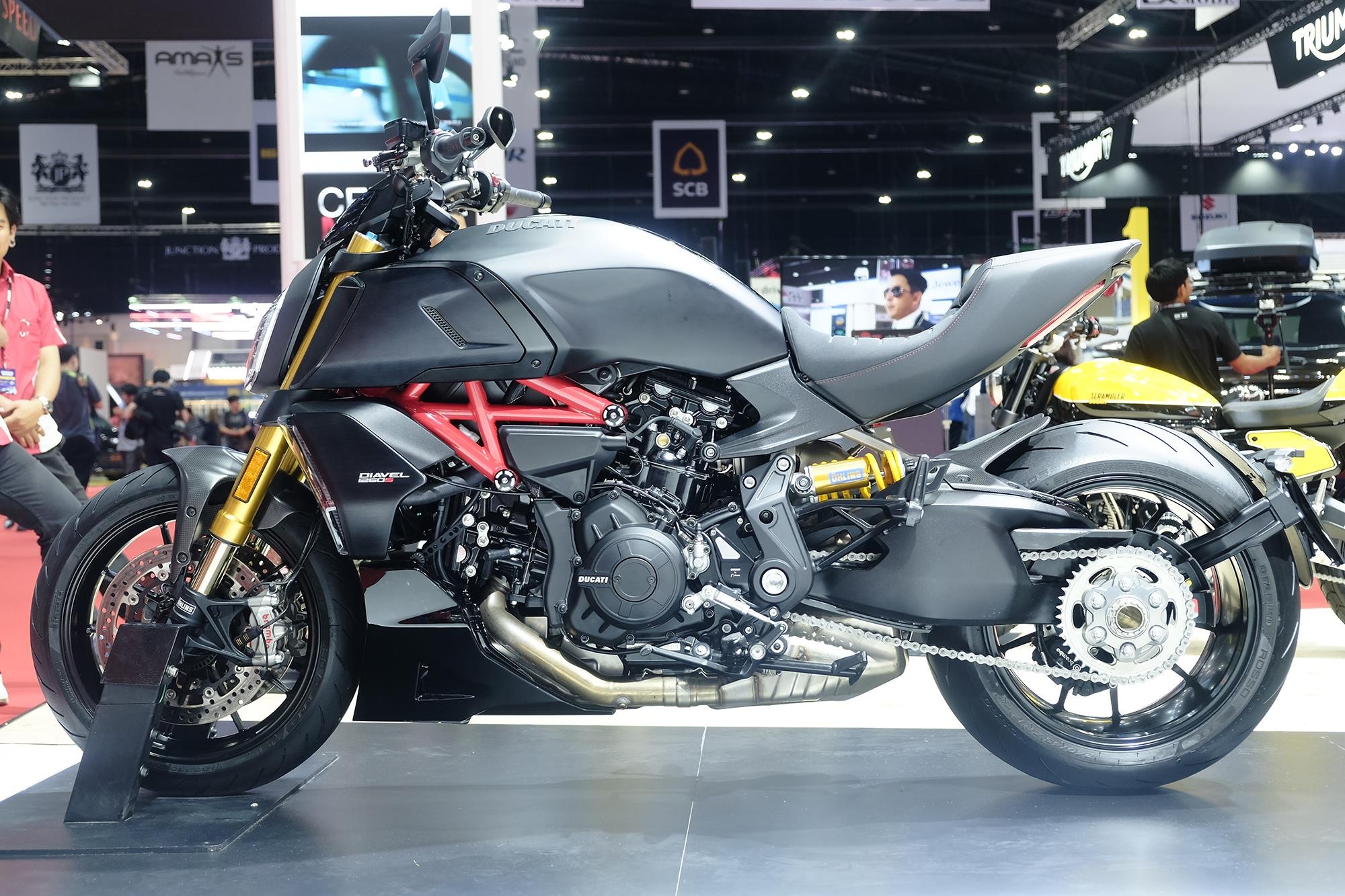 Ducati Diavel 1260 ra mat anh 3