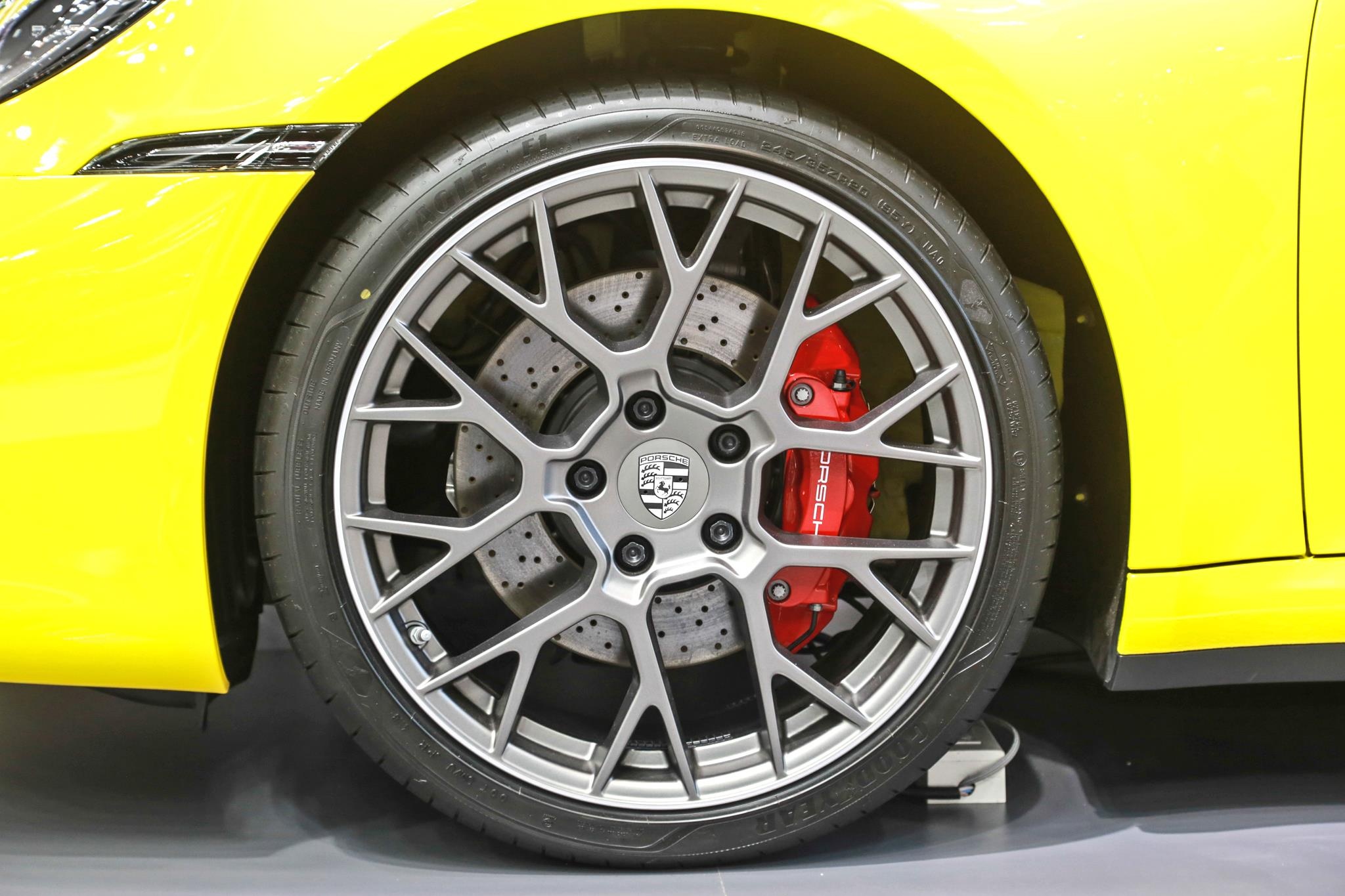 Porsche 911 the he moi ra mat anh 6