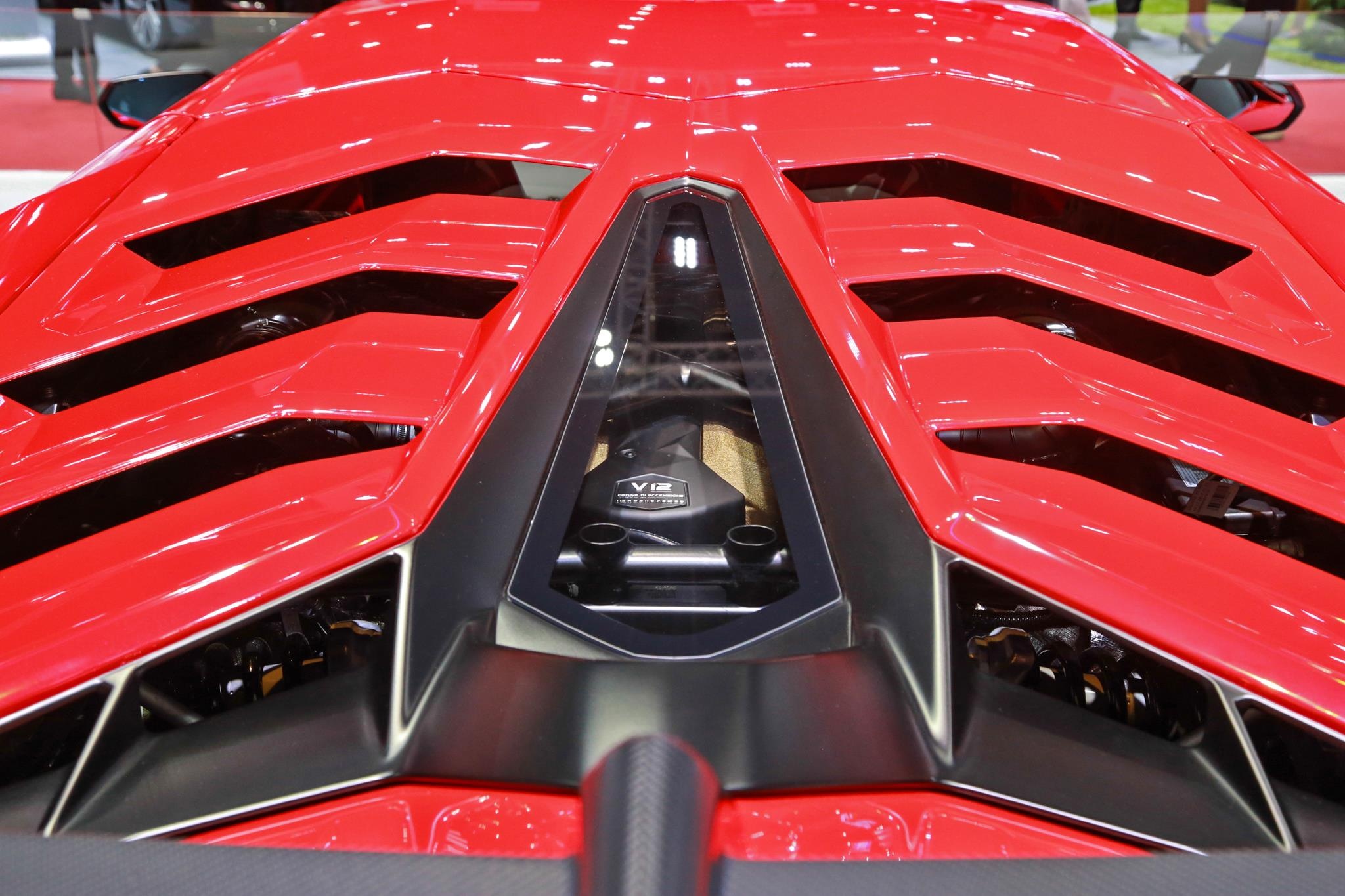 Lamborghini Aventador SVJ ra mat anh 8