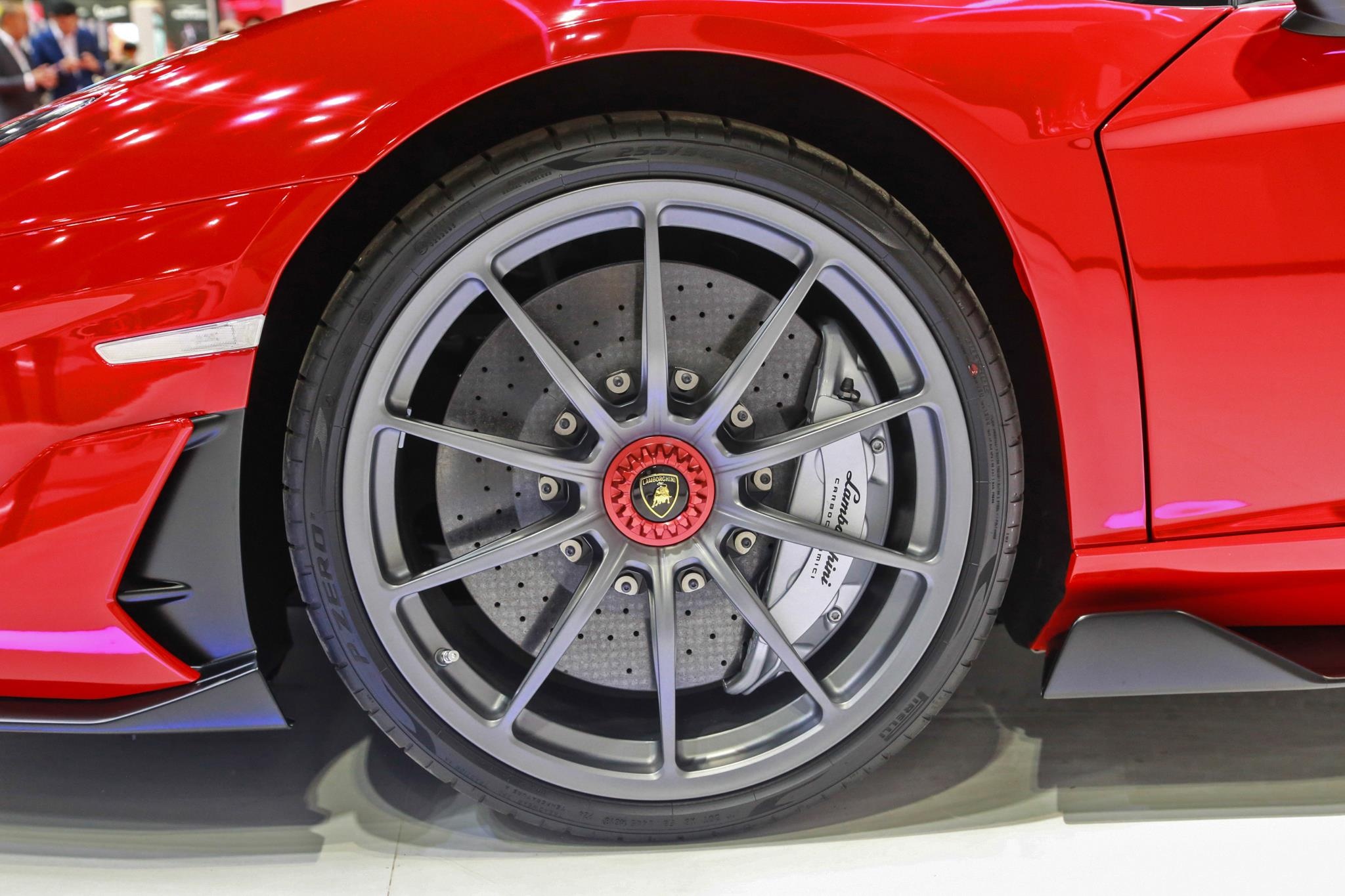 Lamborghini Aventador SVJ ra mat anh 9