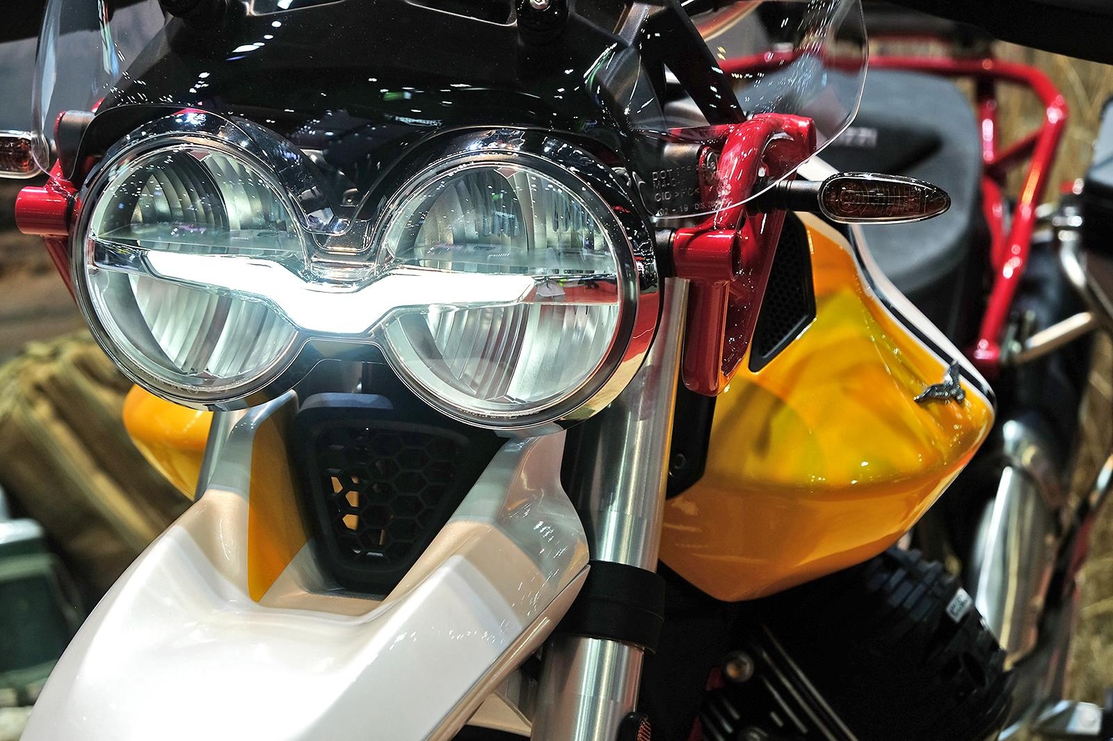 Moto Guzzi V85TT ra mắt ảnh 5 Moto Guzzi V85TT ra mat anh 5