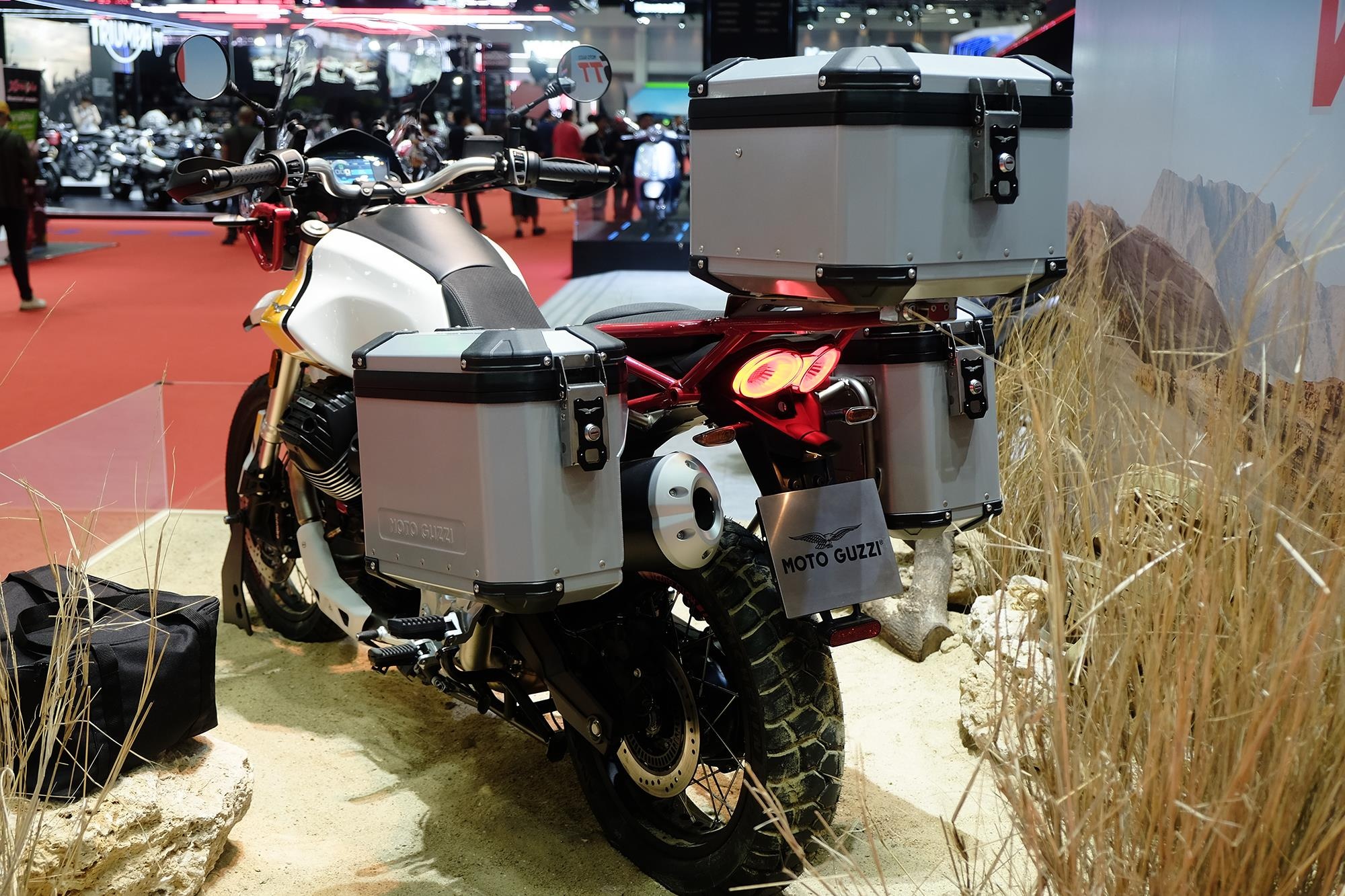 Moto Guzzi V85TT ra mắt ảnh 4 Moto Guzzi V85TT ra mat anh 4