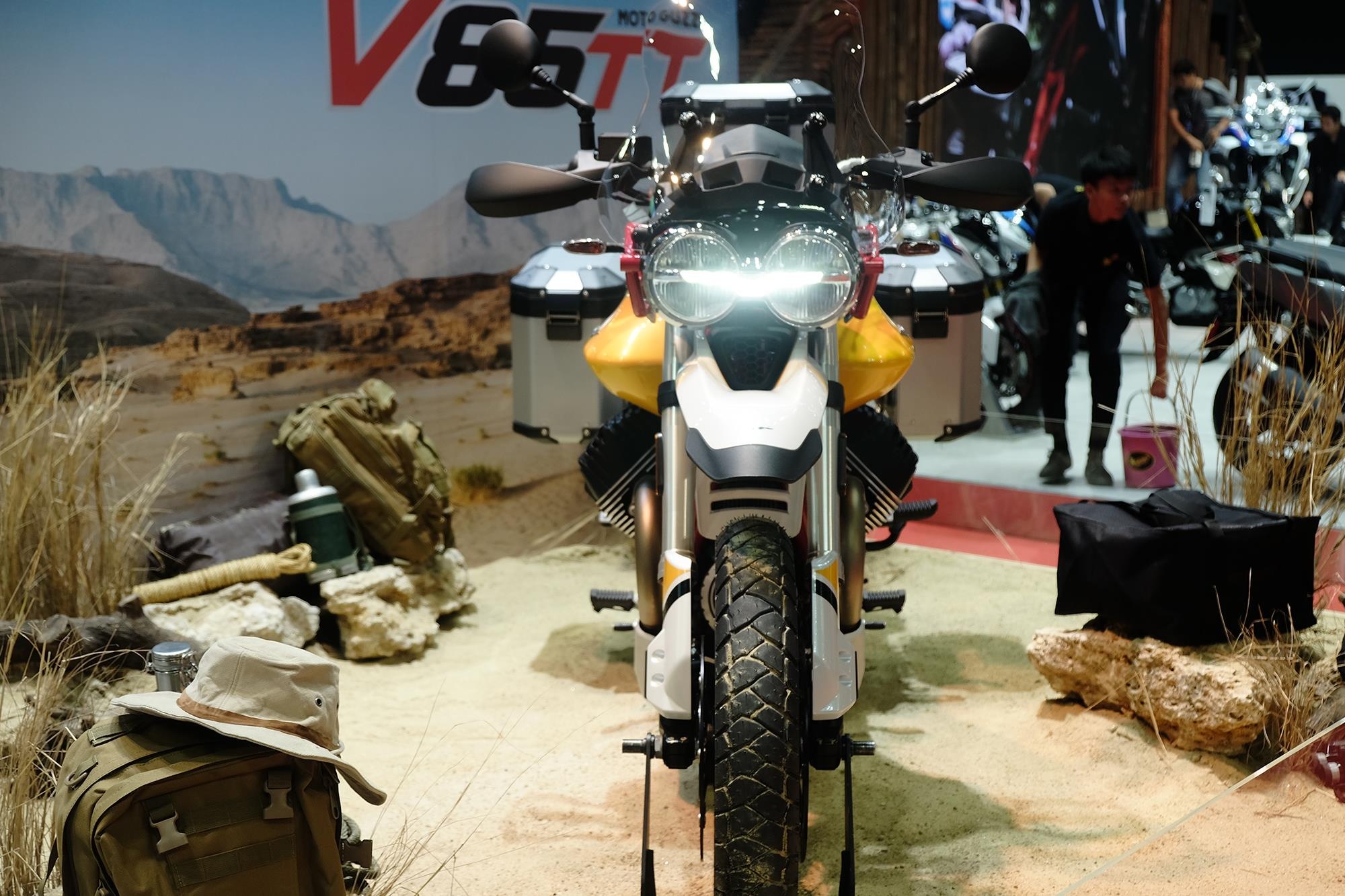 Moto Guzzi V85TT ra mắt ảnh 8 Moto Guzzi V85TT ra mat anh 8